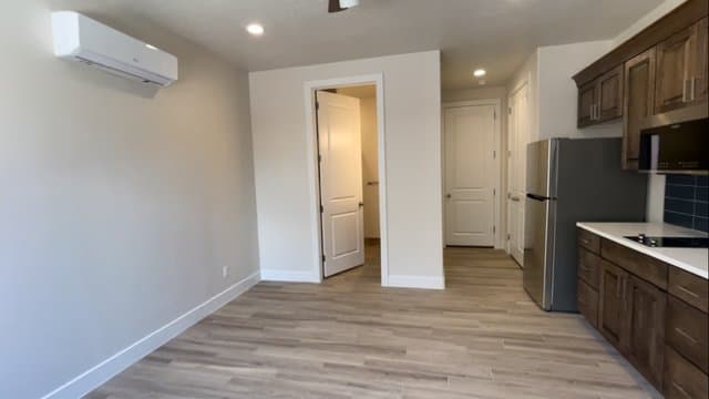 Hurricane Apartment: 3614 W 150 N