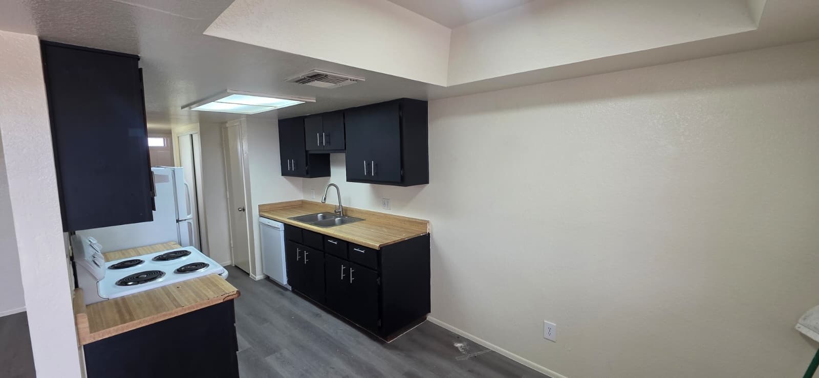 Apache Junction Multiplex: 1844 S Monterey Dr