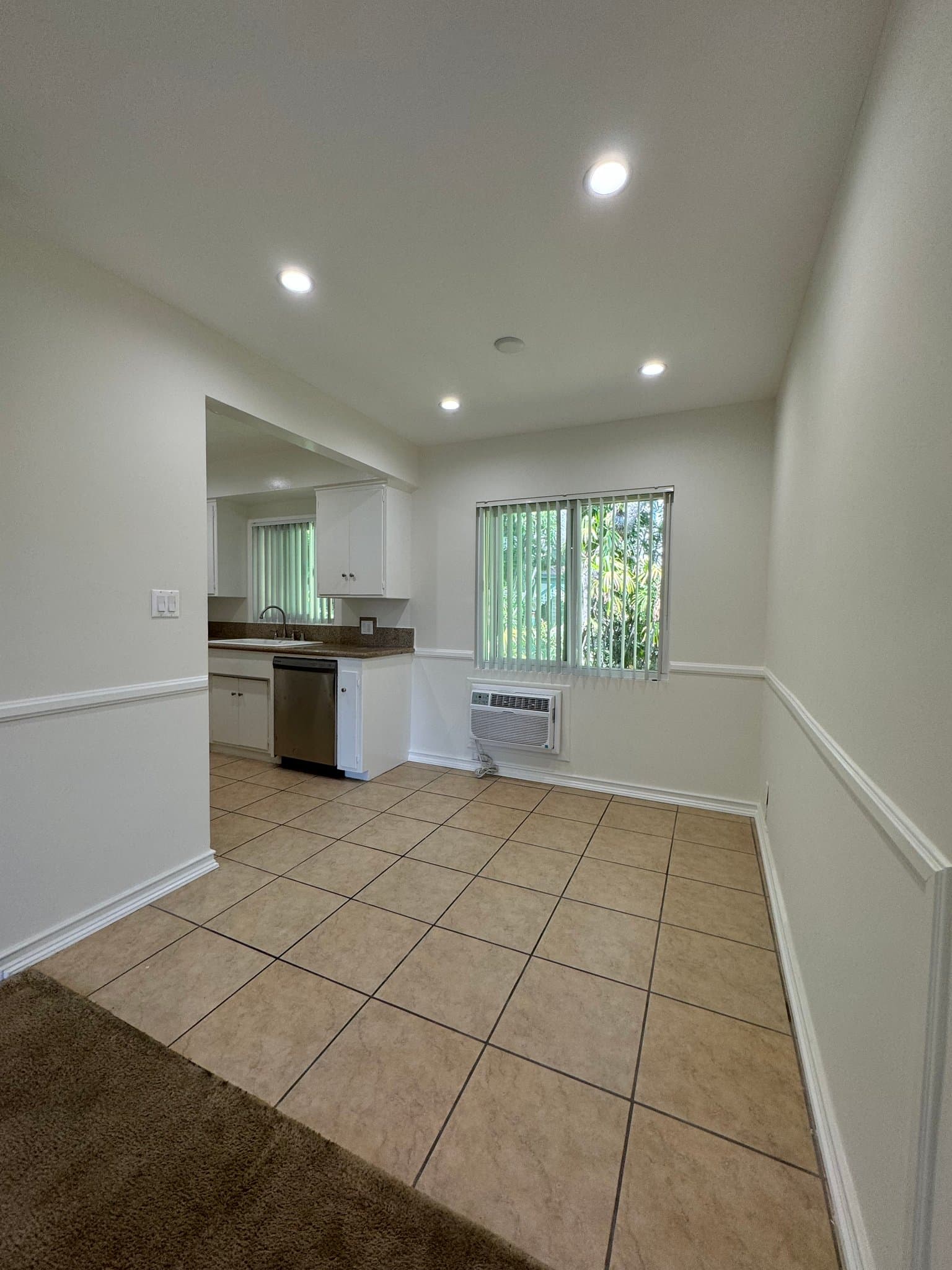 Pasadena Apartment: 251 N El Molino Ave