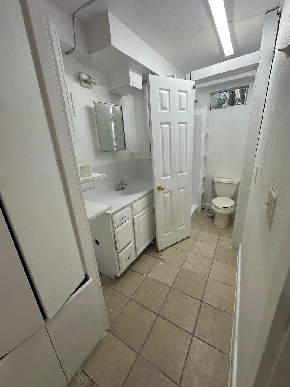 San Antonio Apartment: 1002 W. Lynwood Ave