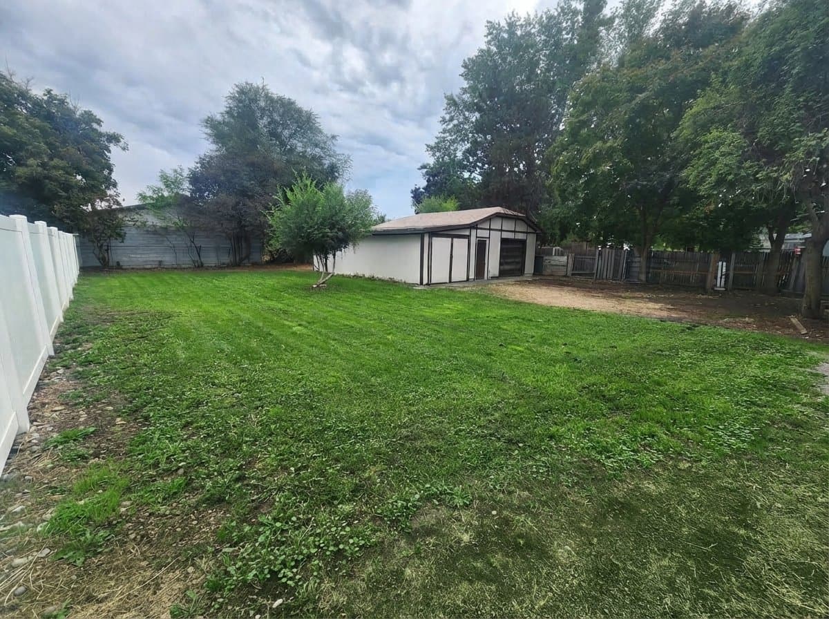 Spokane House: 10924 E Fairview Ave