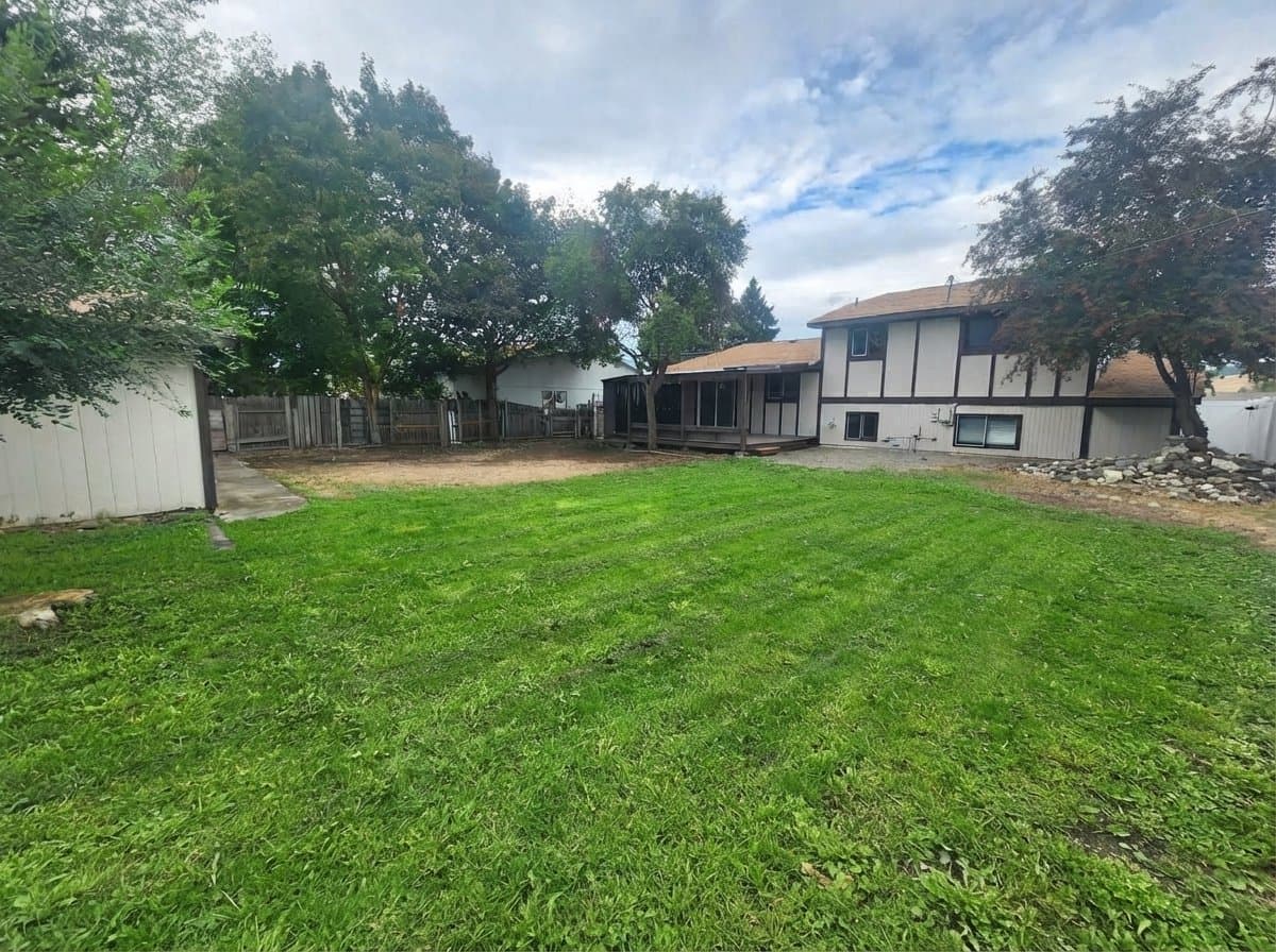 Spokane House: 10924 E Fairview Ave