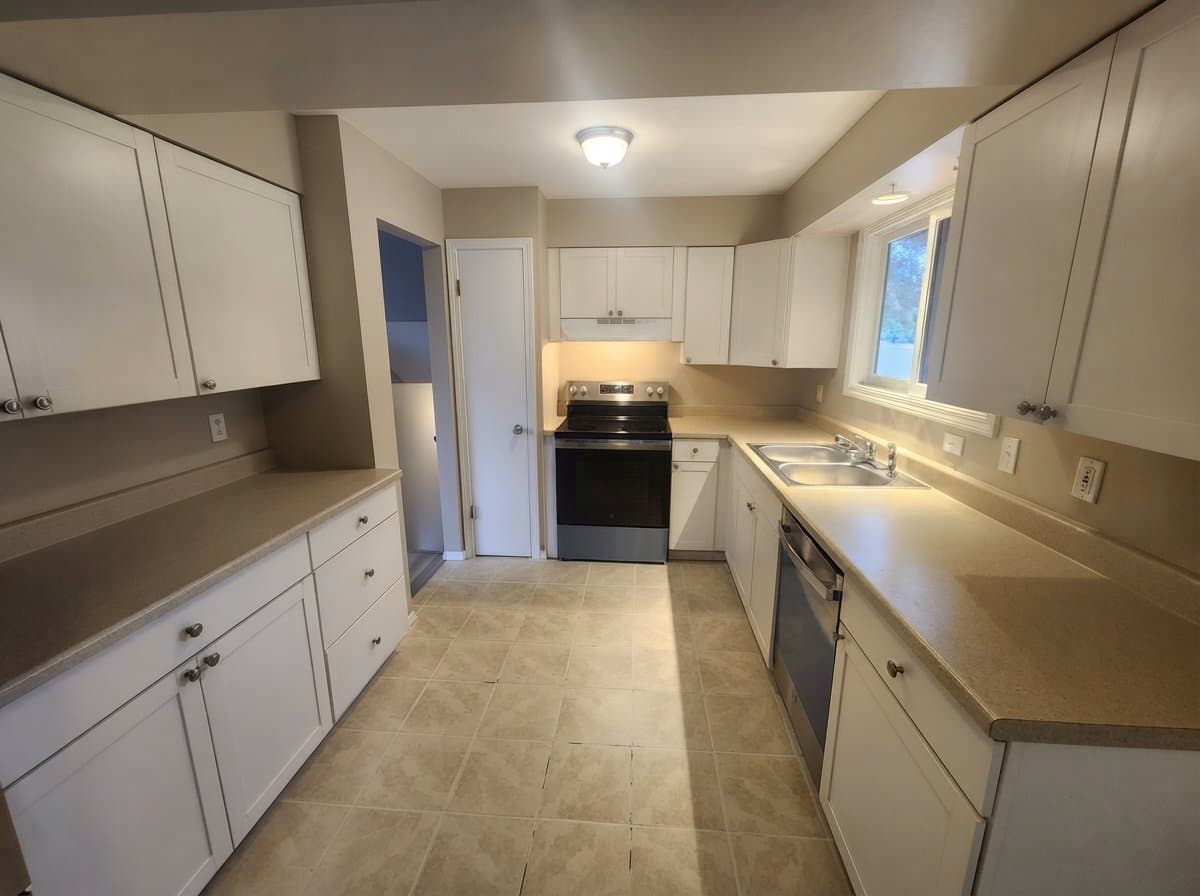 Spokane House: 10924 E Fairview Ave