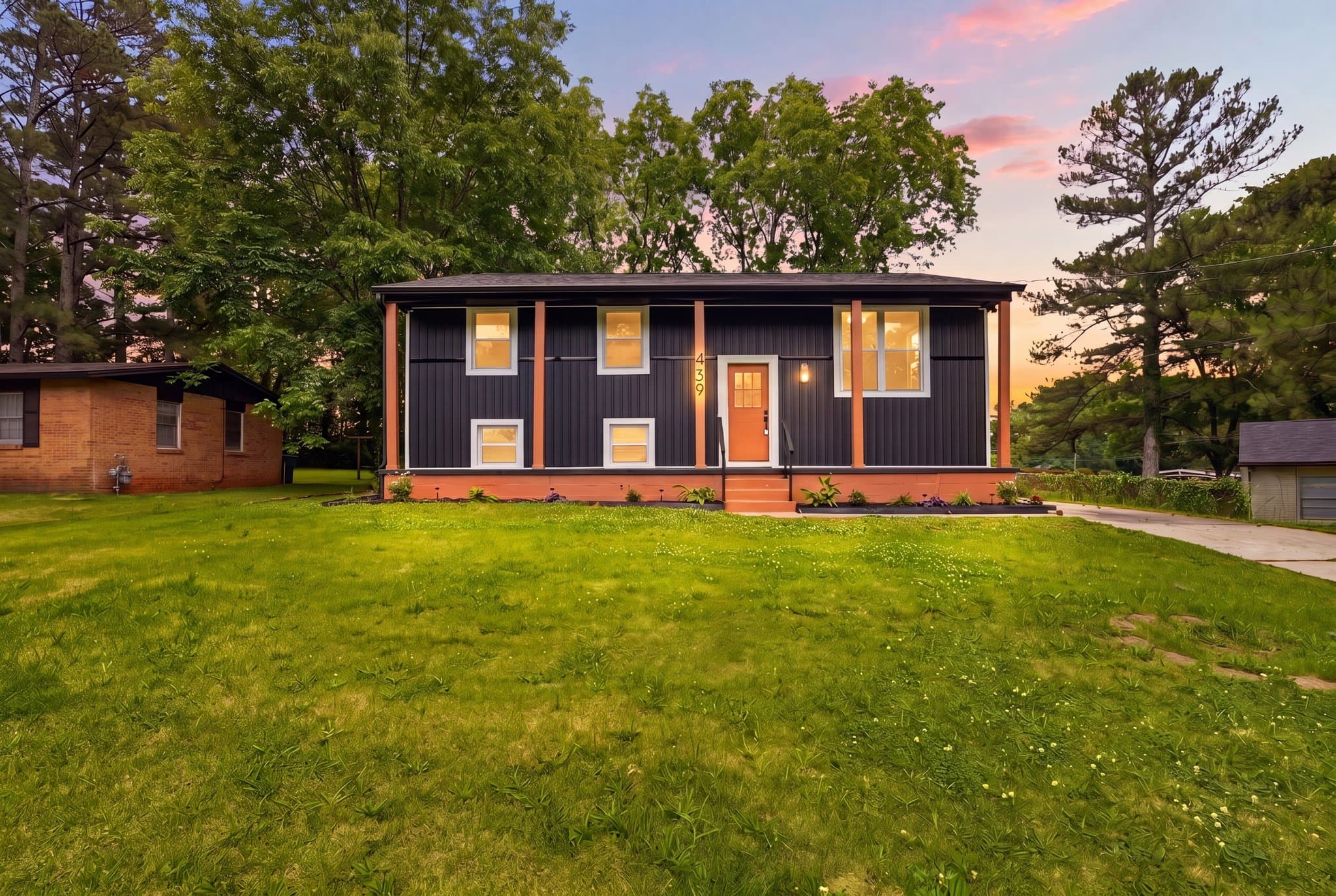 Huntsville House: 439 N Edgemont Cir NW