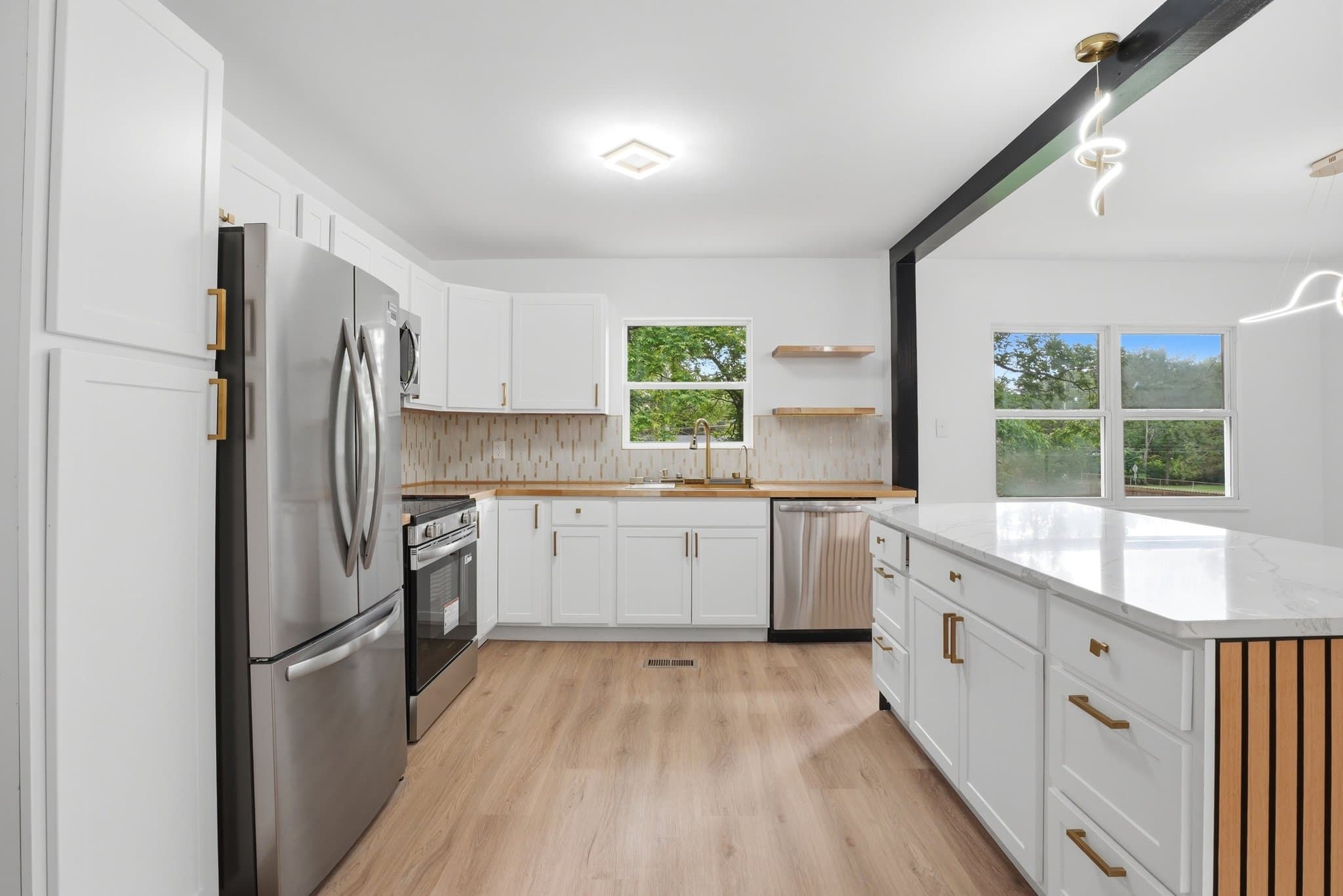 Huntsville House: 439 N Edgemont Cir NW