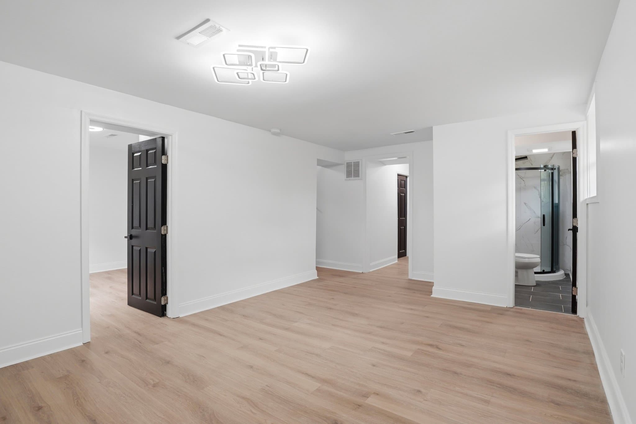 Huntsville House: 439 N Edgemont Cir NW