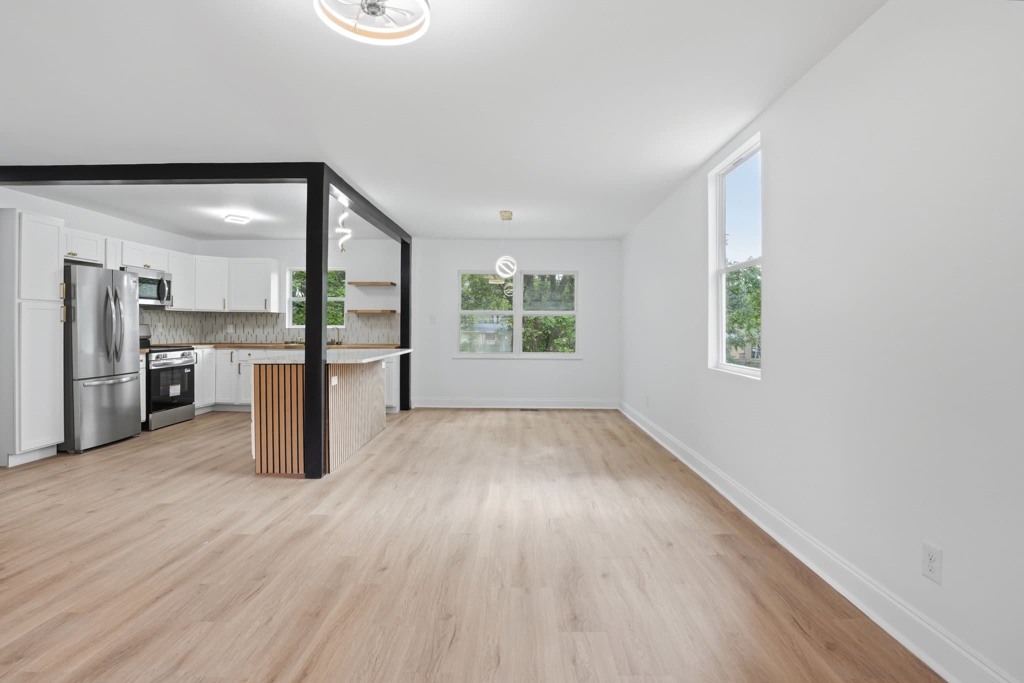 Huntsville House: 439 N Edgemont Cir NW