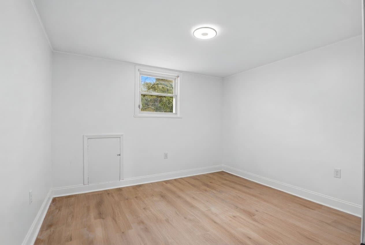 Huntsville House: 439 N Edgemont Cir NW