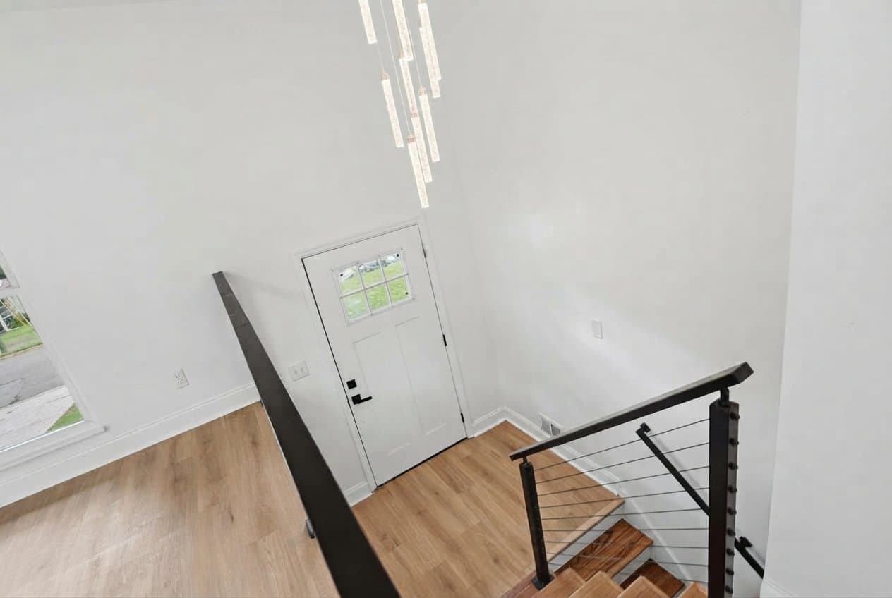 Huntsville House: 439 N Edgemont Cir NW