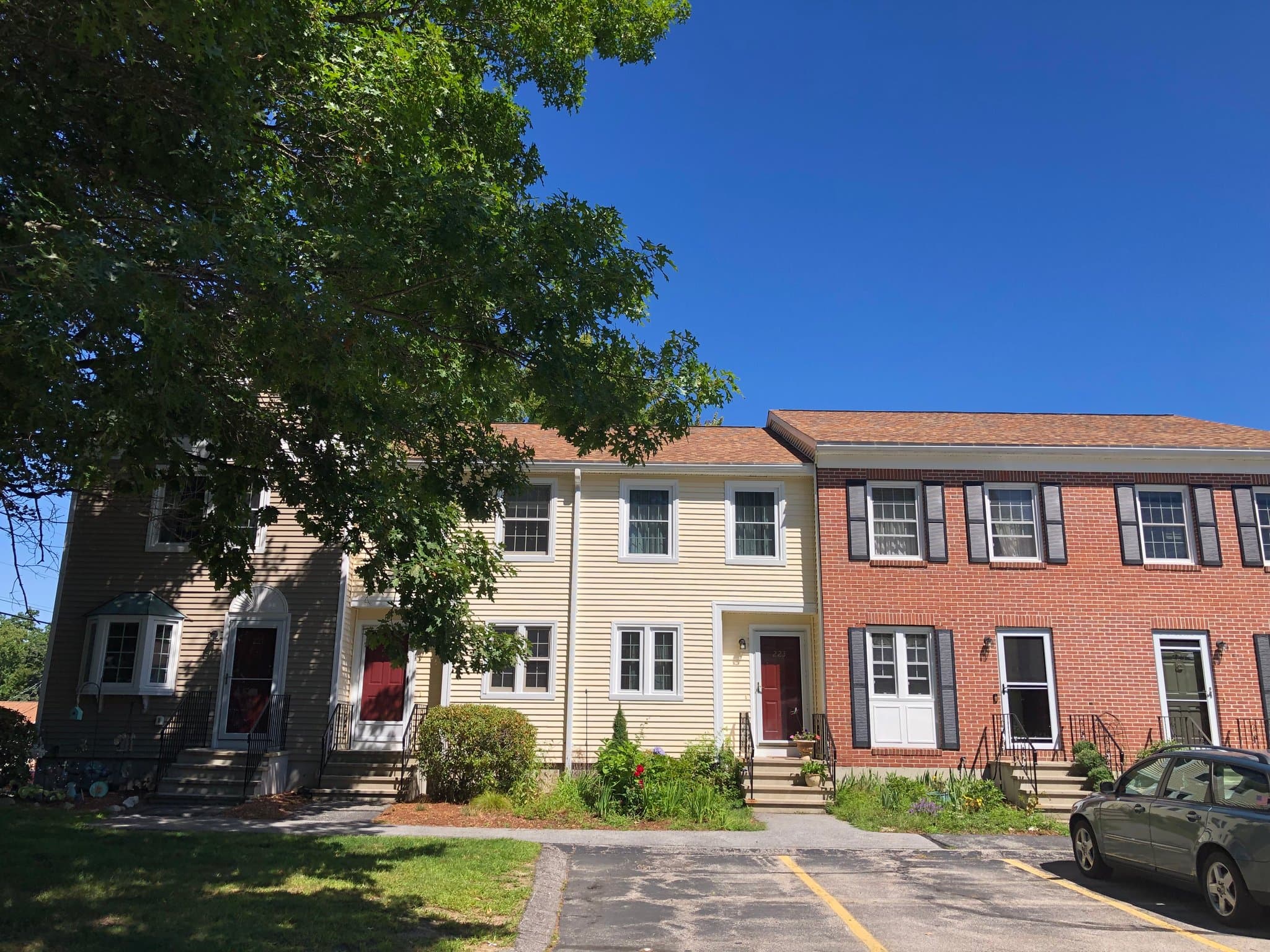 Manchester Townhome: 222 Fox Hollow Way