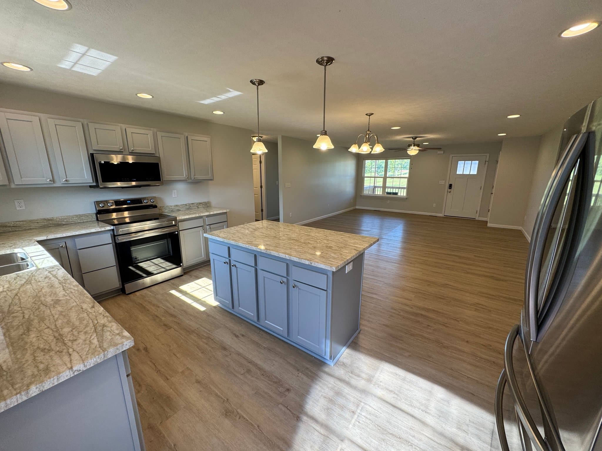 Guston House: 25 Mandan Ct