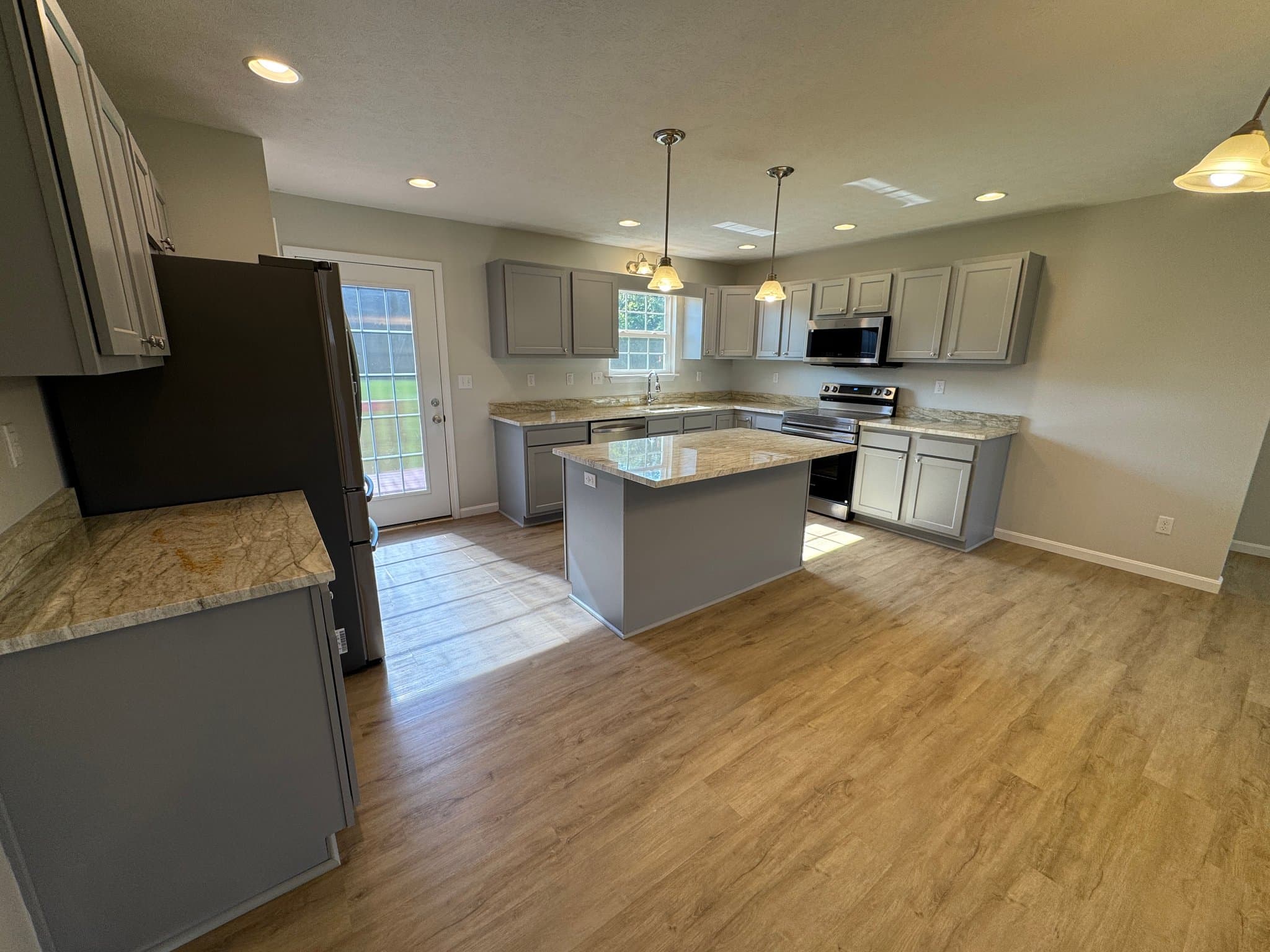 Guston House: 25 Mandan Ct