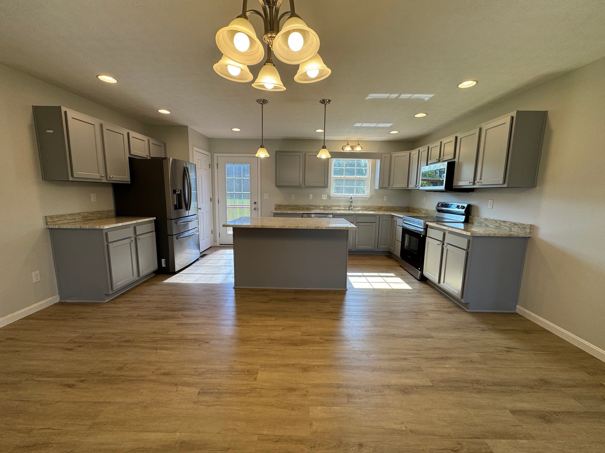 Guston House: 25 Mandan Ct