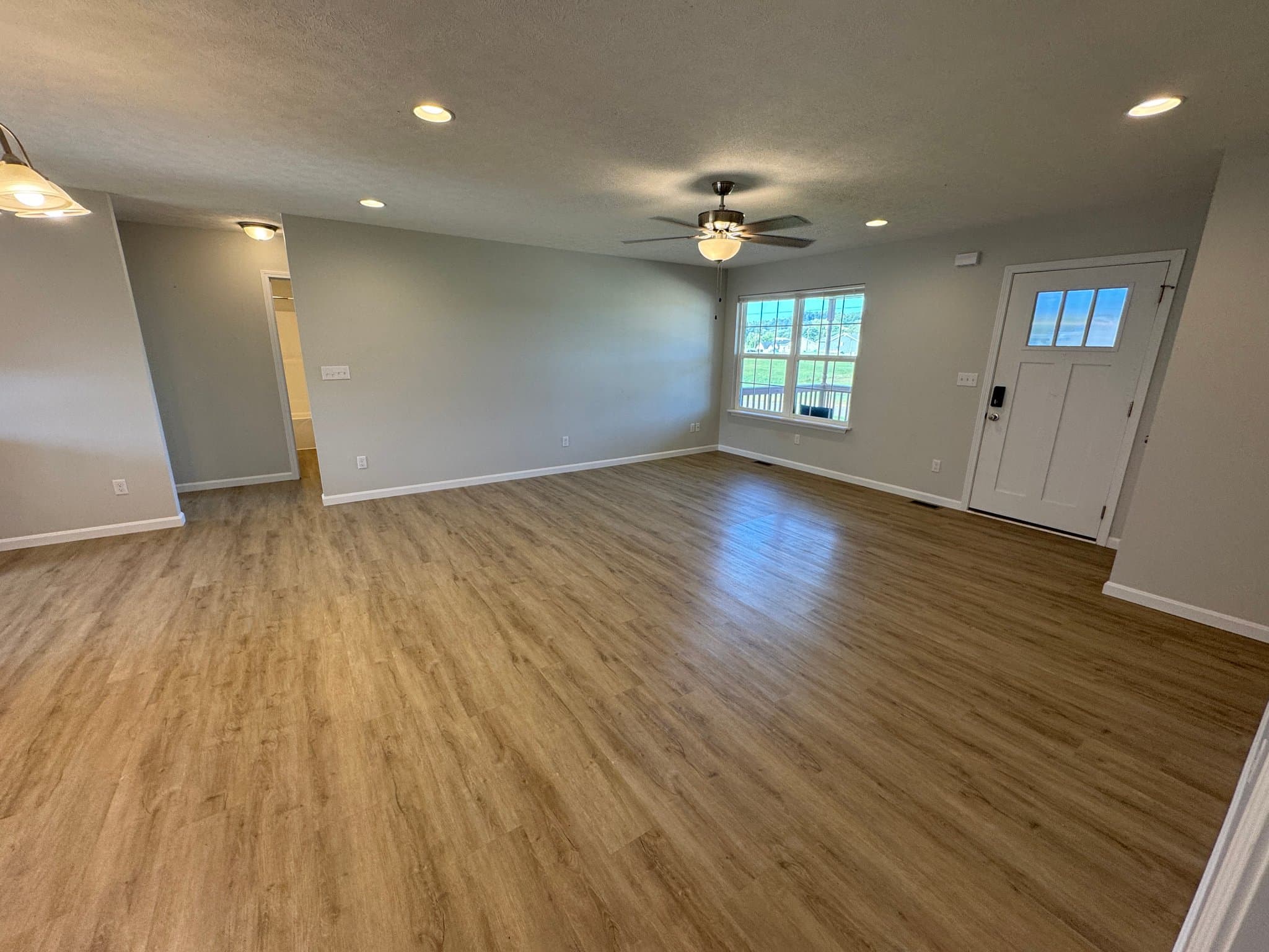 Guston House: 25 Mandan Ct