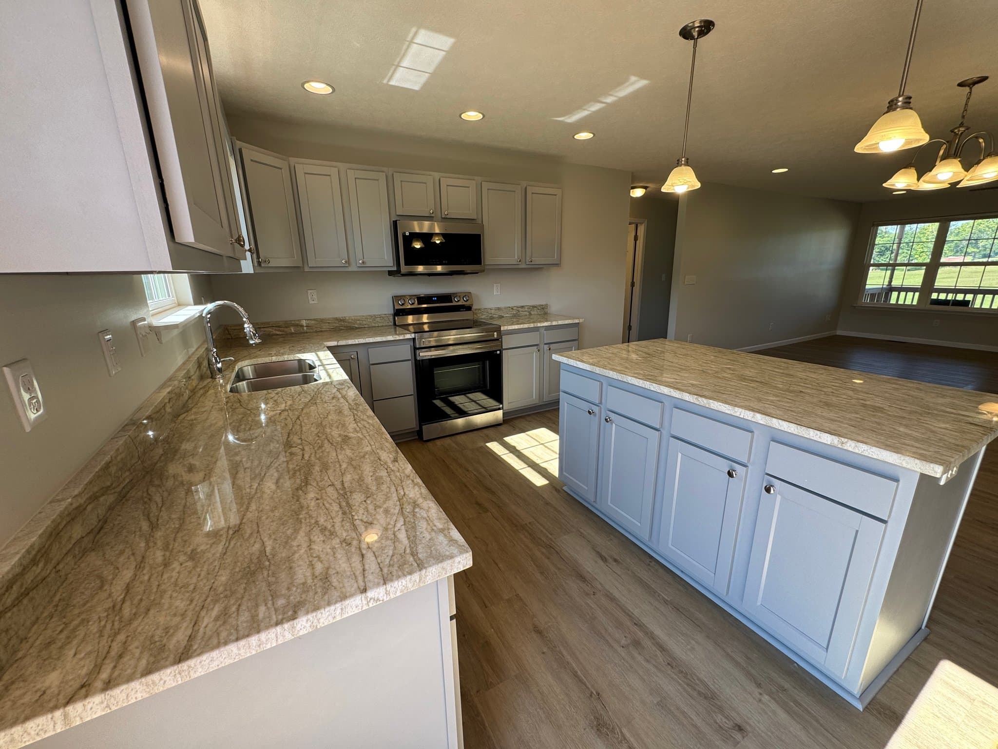 Guston House: 25 Mandan Ct