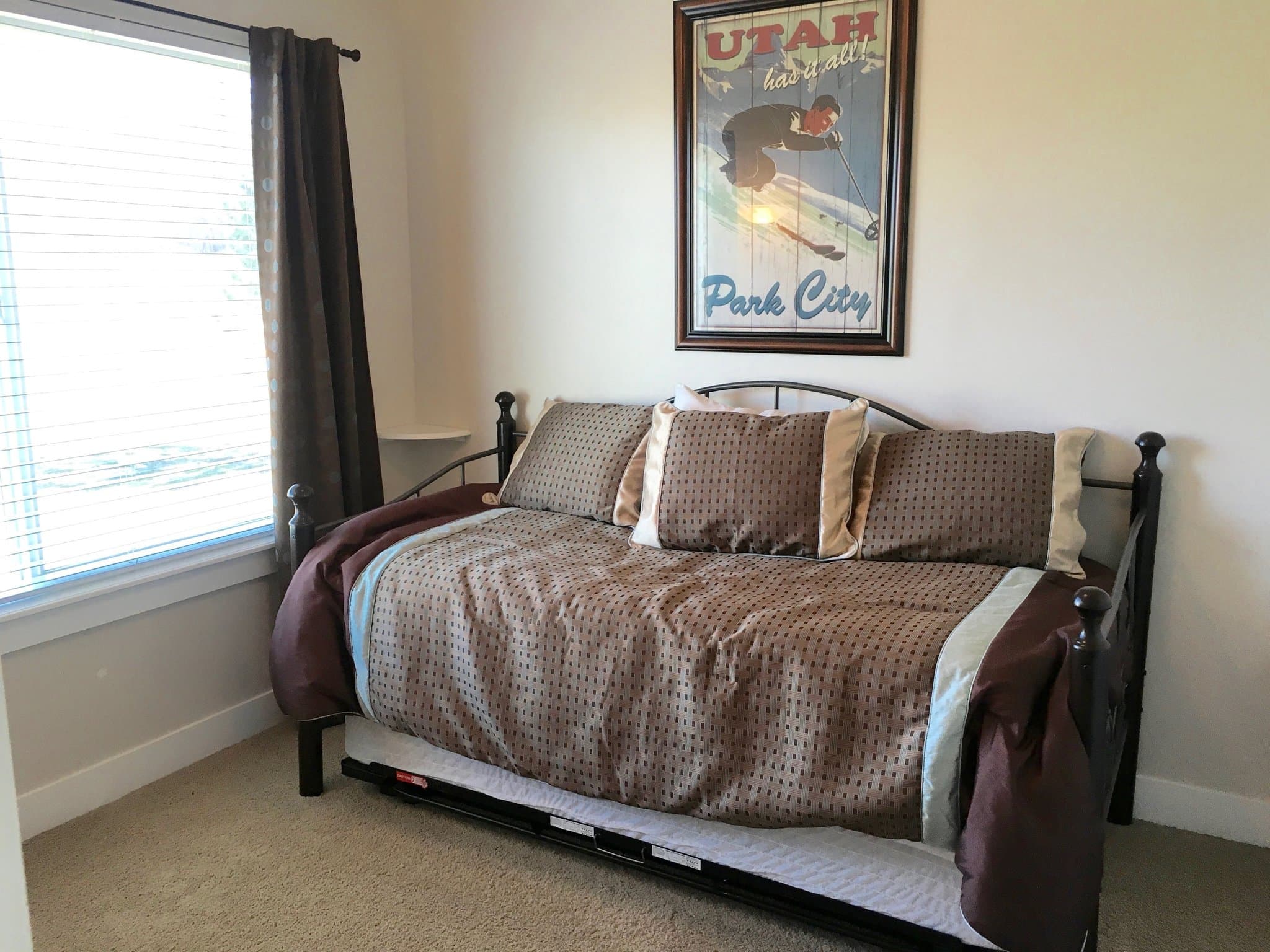Sandy Townhome: 1069 Quarry View