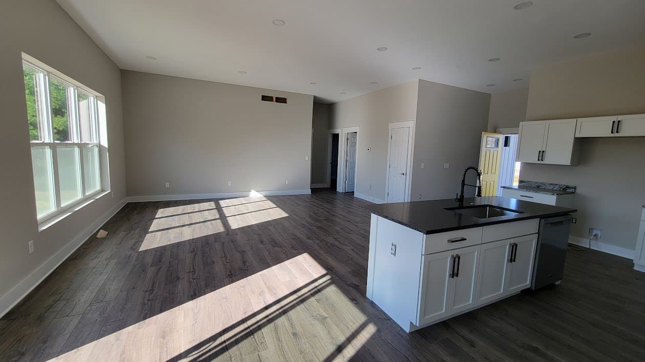 Marion House: 405 Sugar Maple Ln