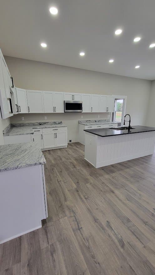 Marion House: 405 Sugar Maple Ln