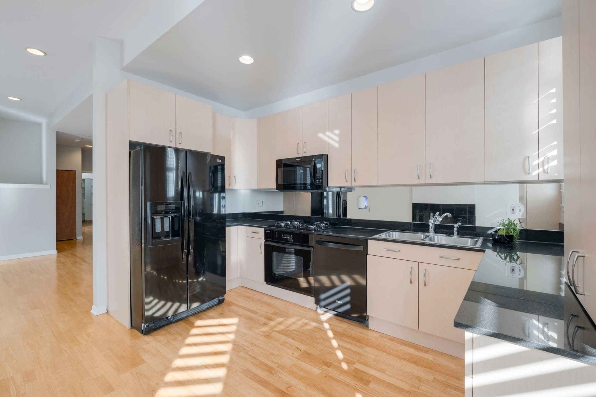 Chicago Condo: 4060 S Ellis