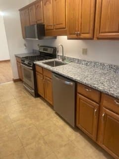 Sebago Apartment: 686 Sebago Rd Apt 7