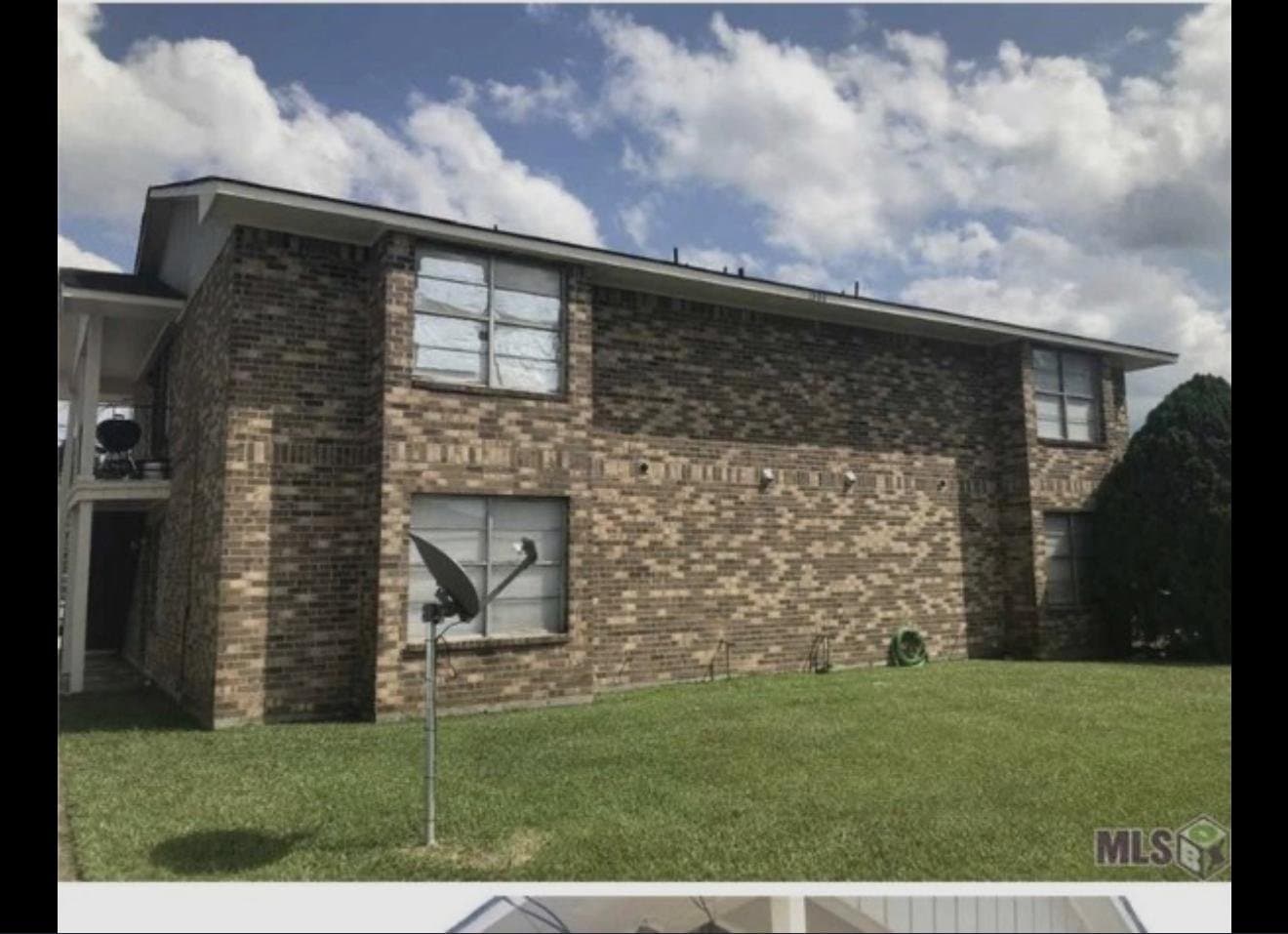 Baker Apartment: 1080 Buffet St,