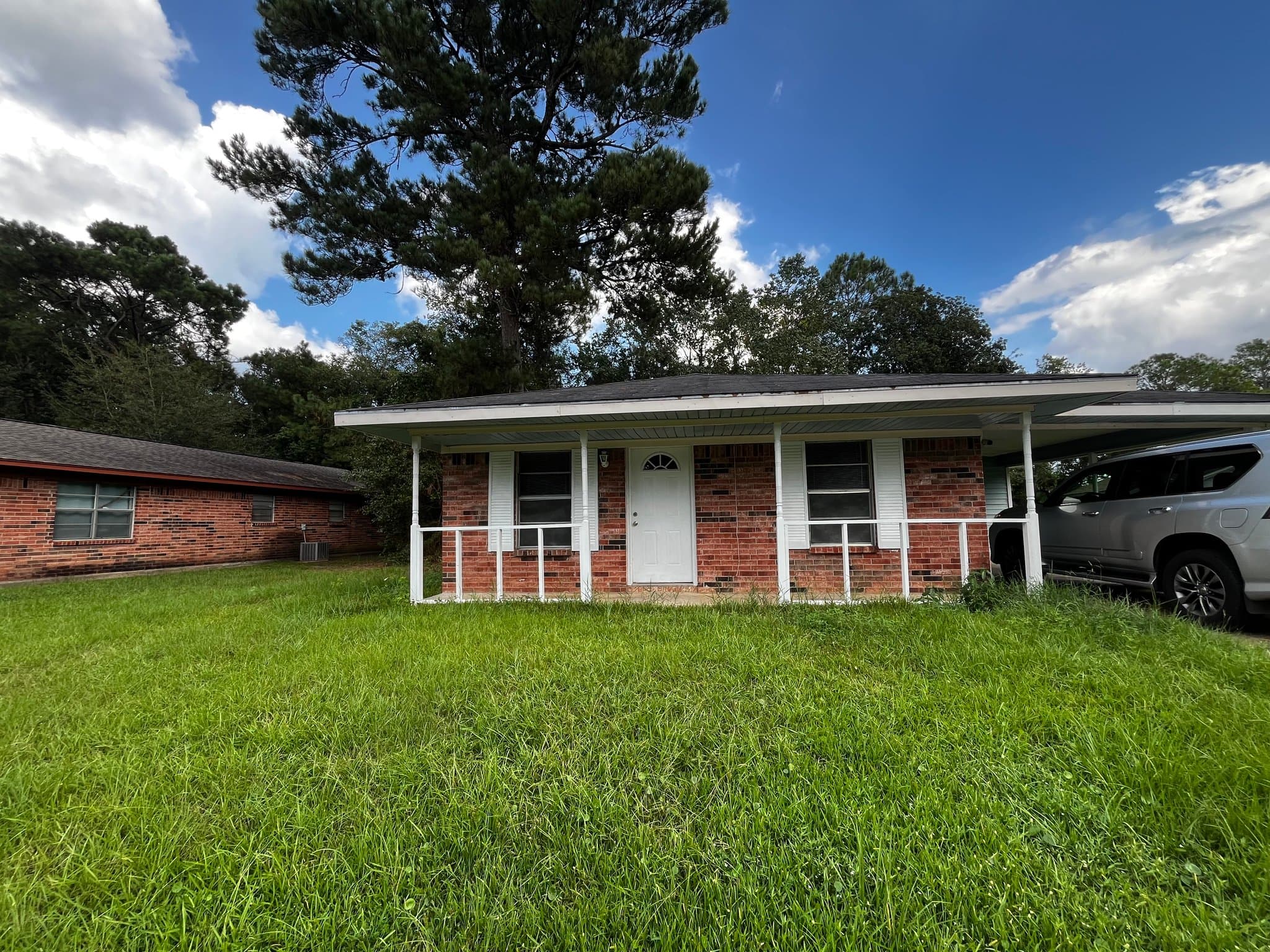 Moss Point House: 3853 Jeffrey Road
