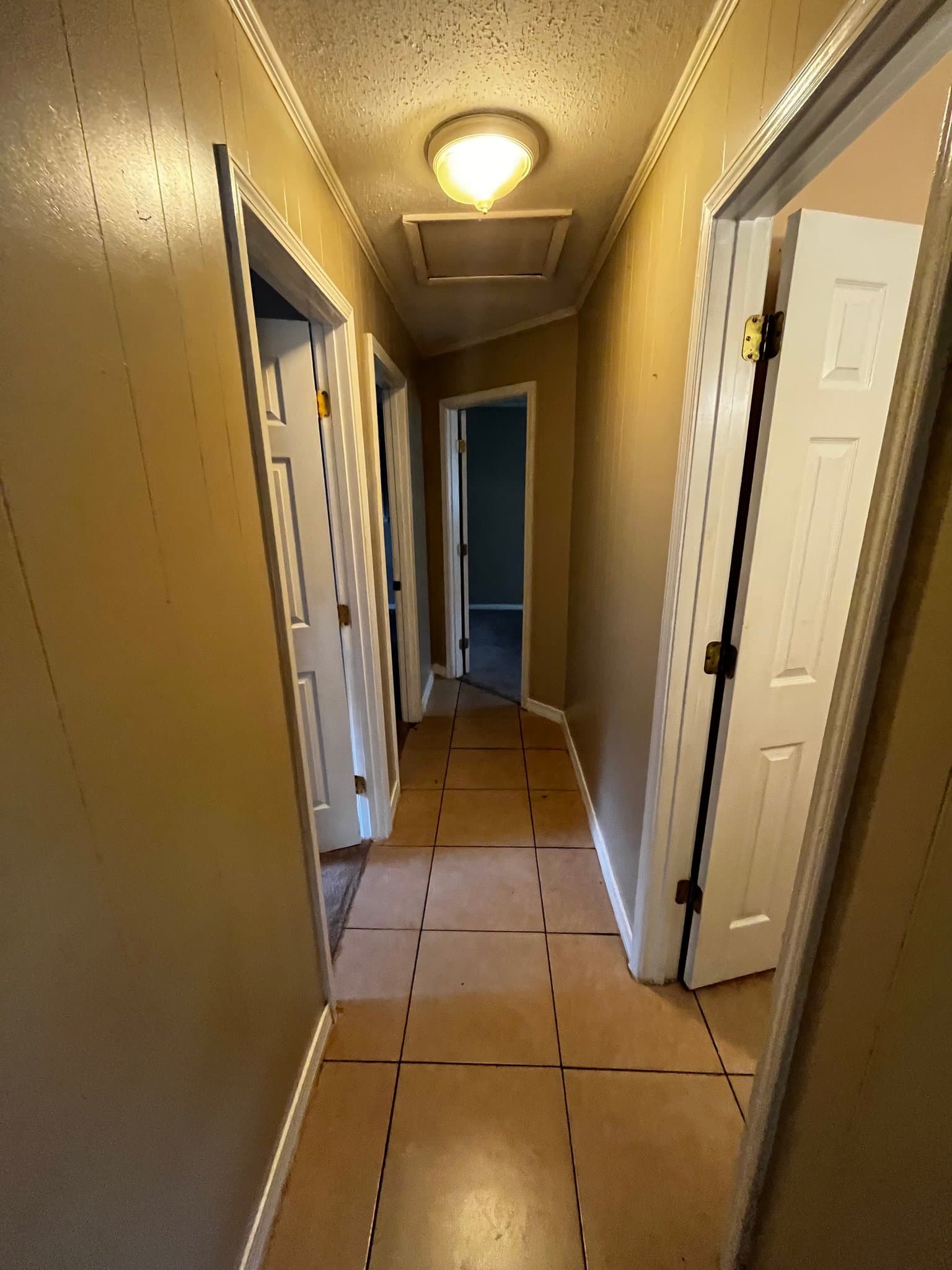 Moss Point House: 3853 Jeffrey Road