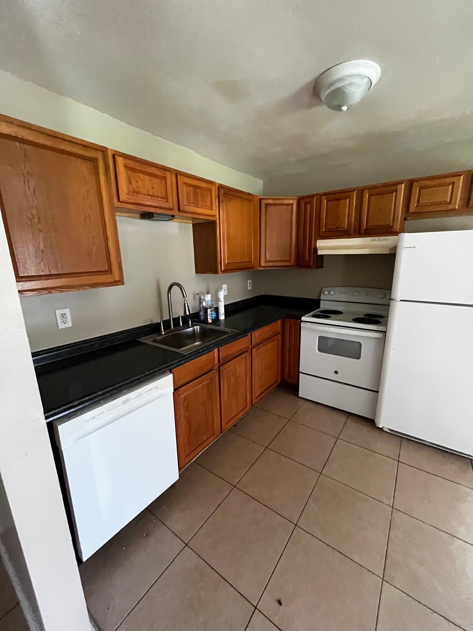 Moss Point House: 3853 Jeffrey Road