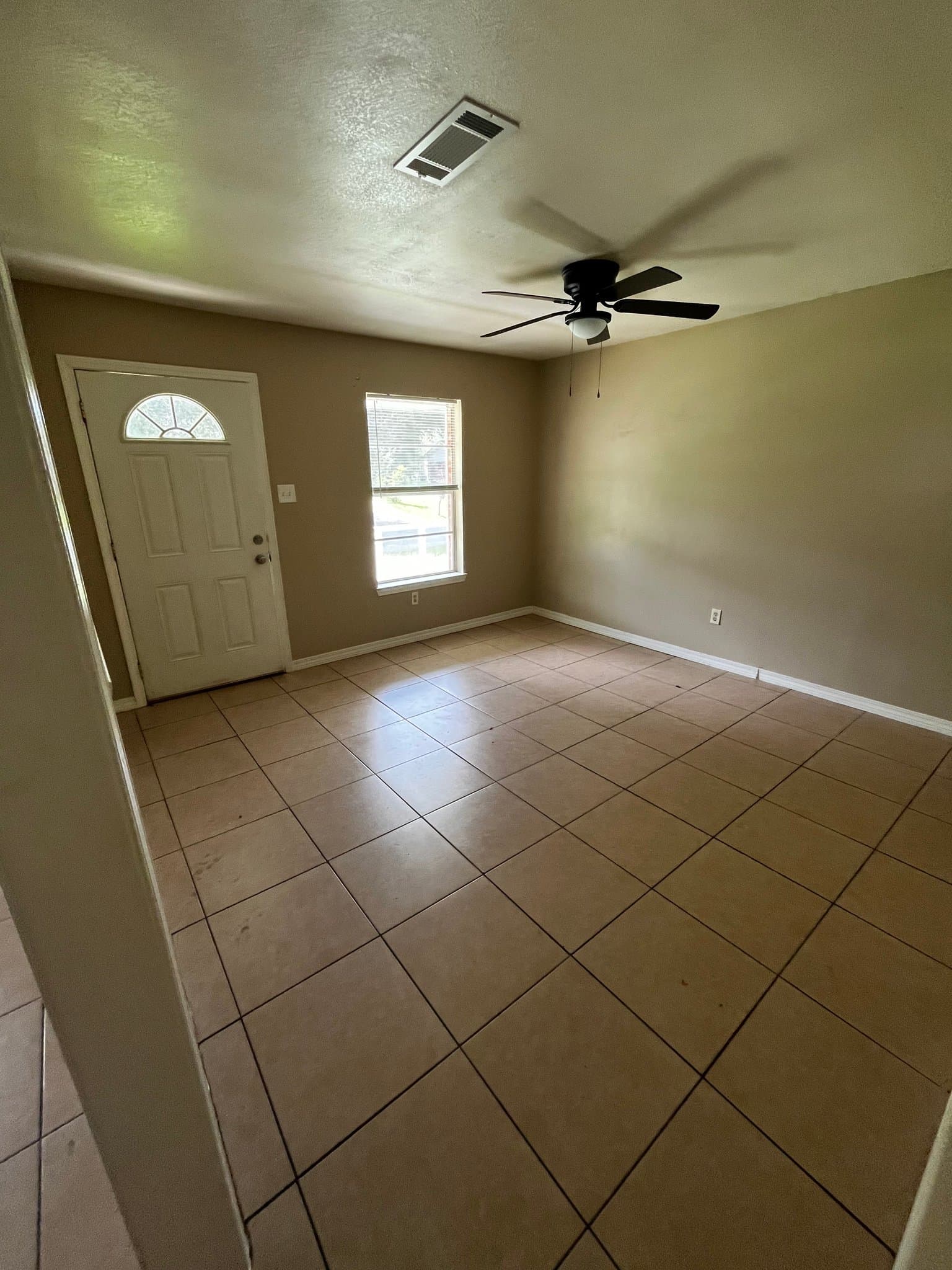 Moss Point House: 3853 Jeffrey Road