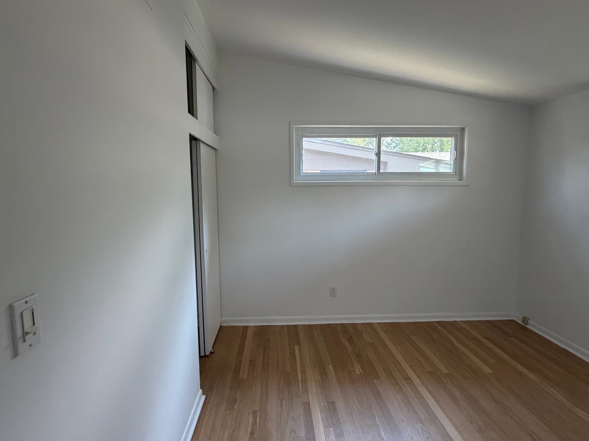 Troy House: 878 Brooklawn Dr