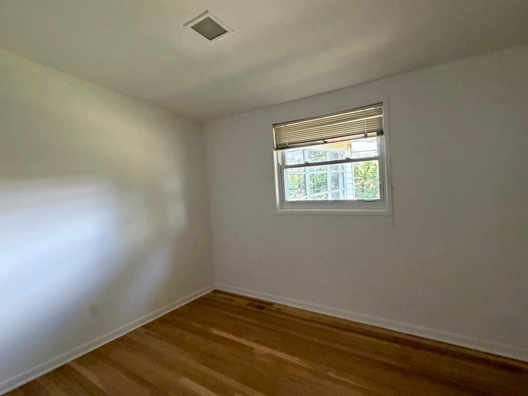 Troy House: 878 Brooklawn Dr