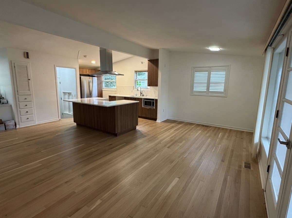 Troy House: 878 Brooklawn Dr