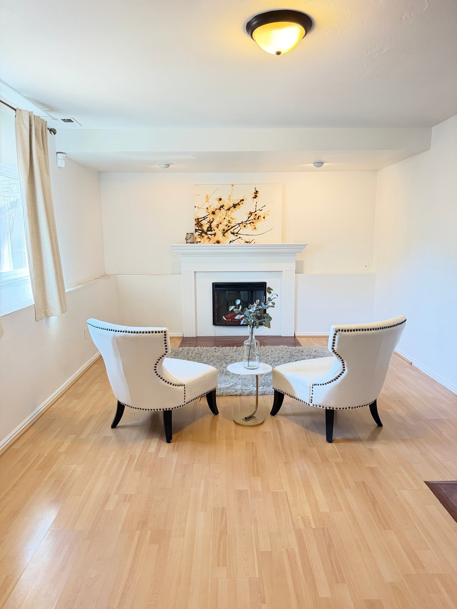 Murray House: 4624 S Quiet Cir