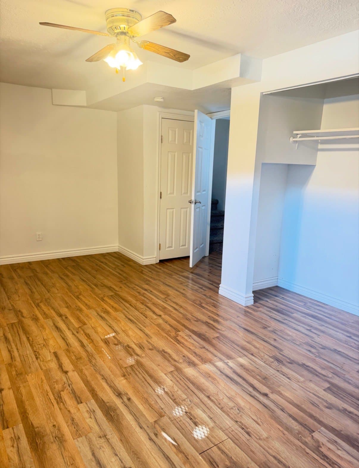 Murray House: 4624 S Quiet Cir