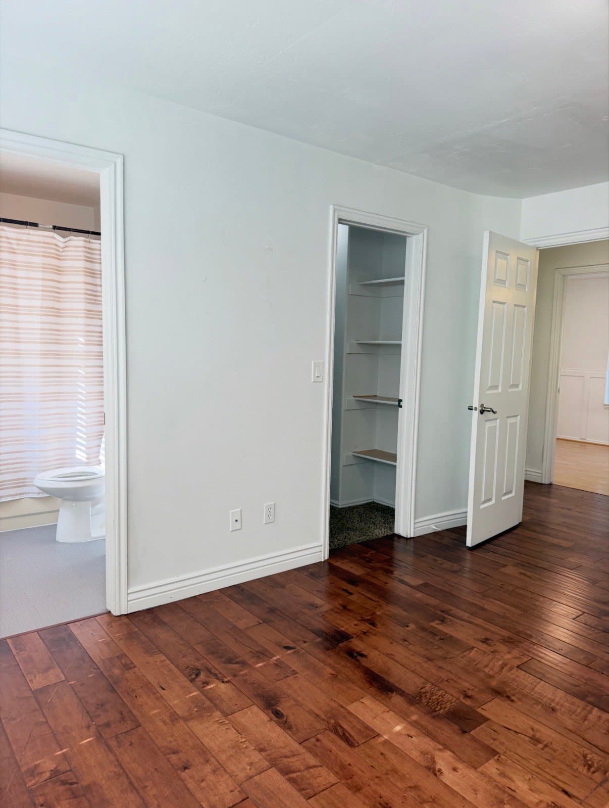 Murray House: 4624 S Quiet Cir