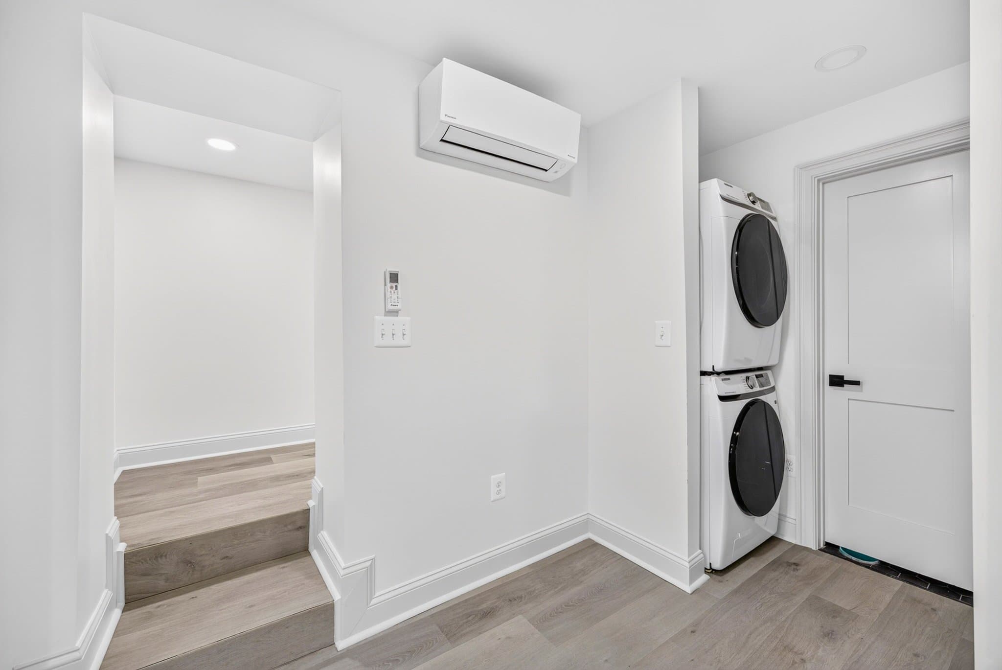 Washington Apartment: 311 East Capitol St. SE
