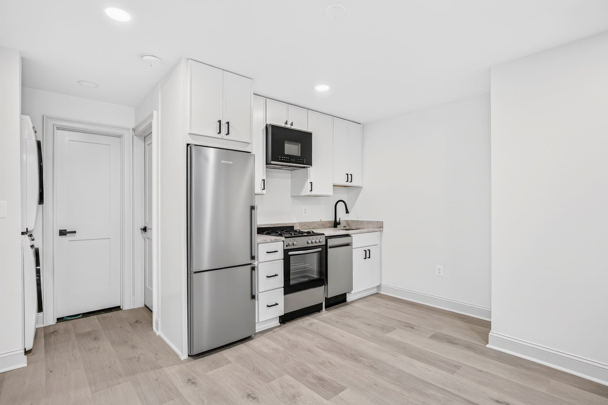 Washington Apartment: 311 East Capitol St. SE