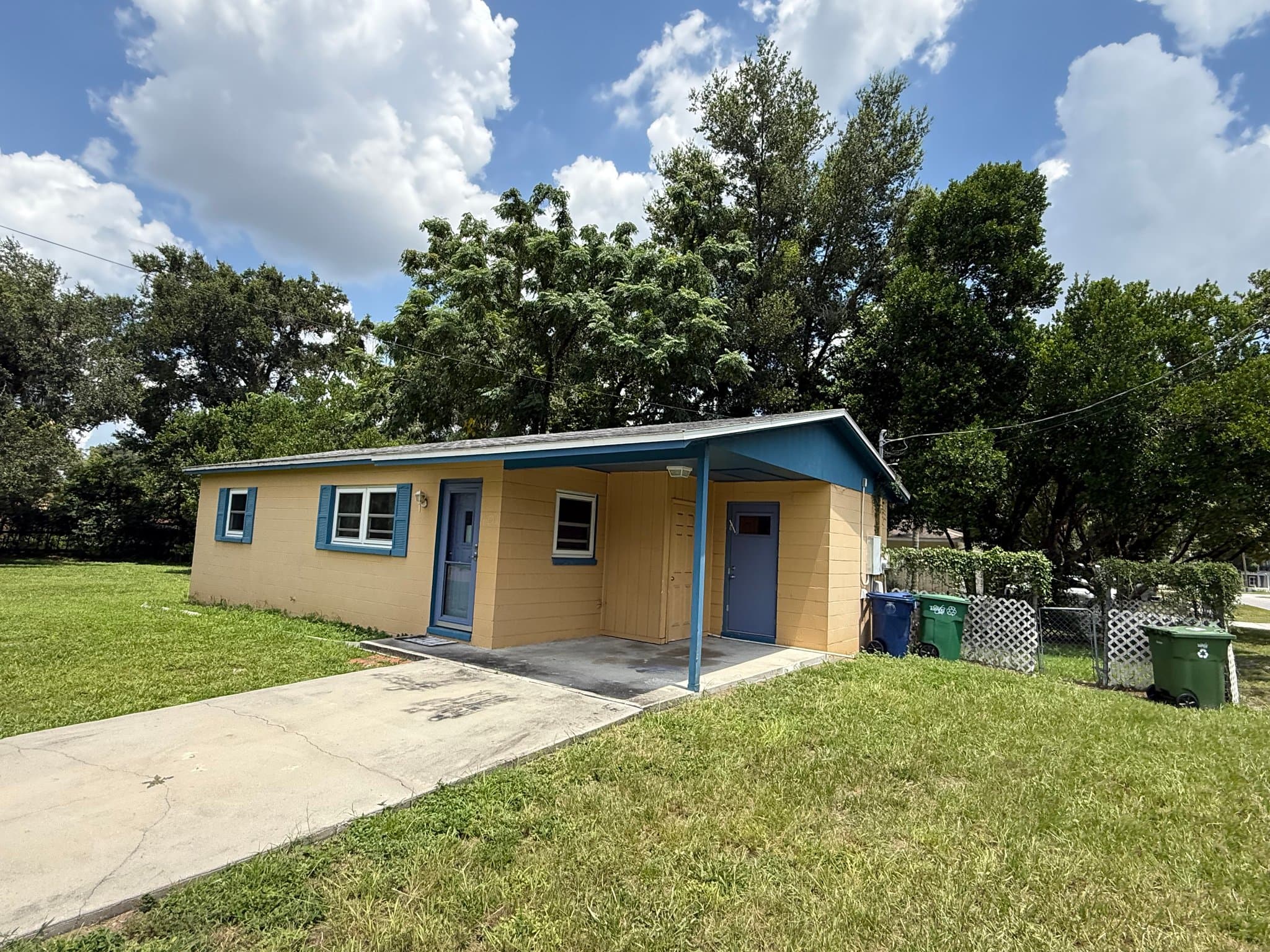 Tampa House: 1602 E Annona Ave