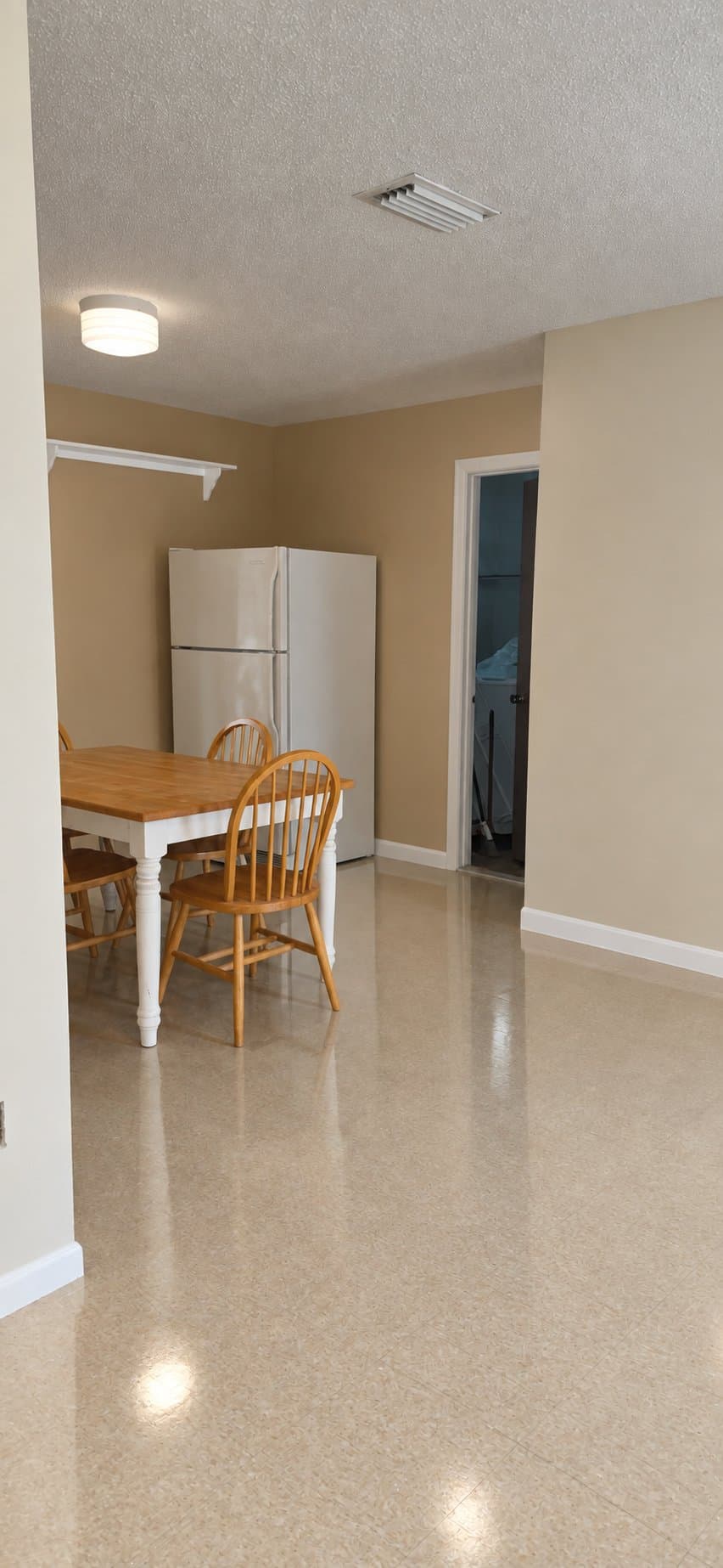 Tampa House: 1602 E Annona Ave