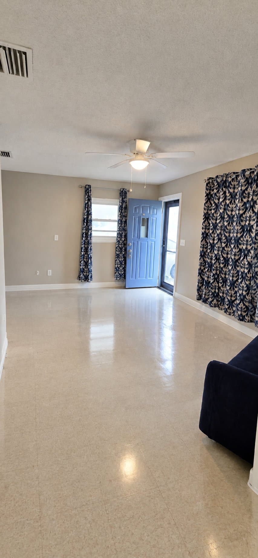 Tampa House: 1602 E Annona Ave