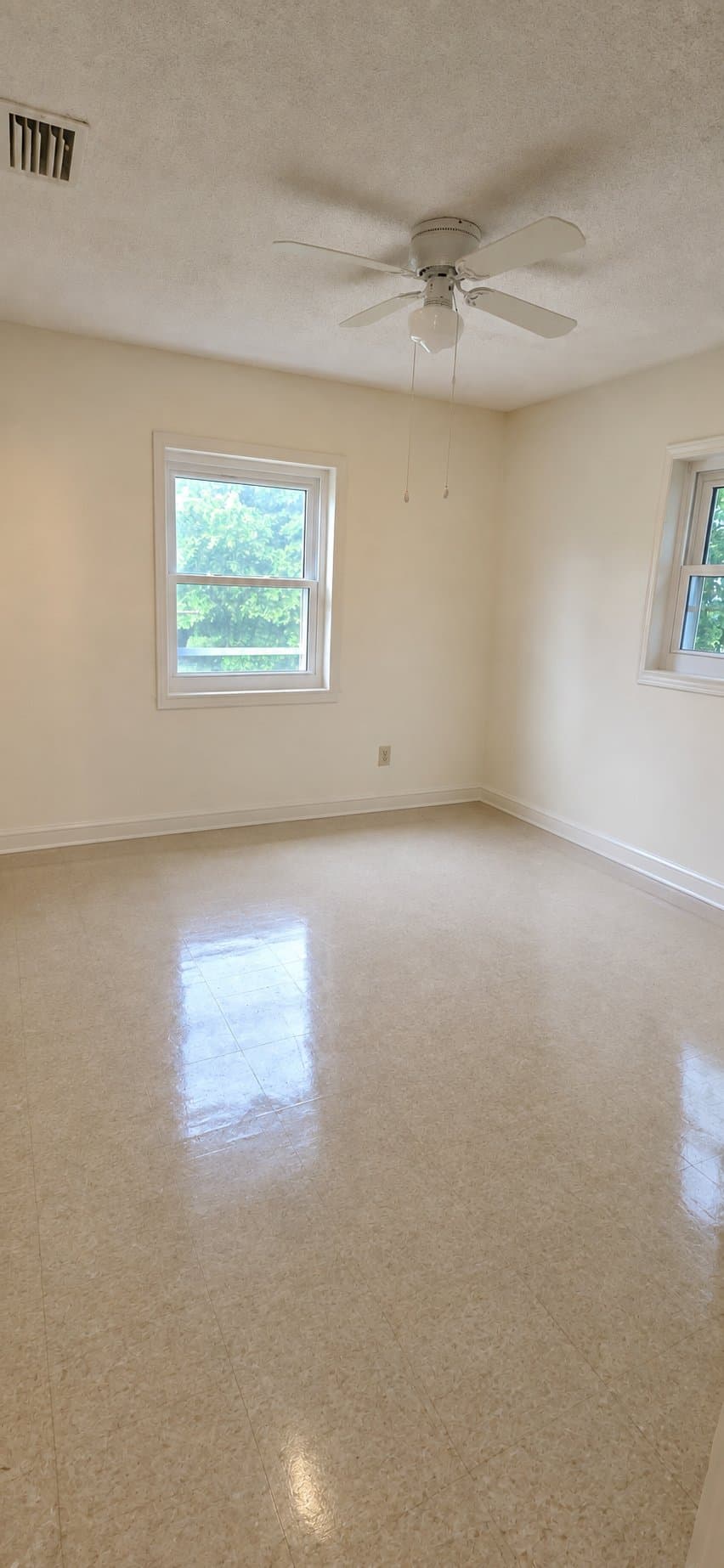 Tampa House: 1602 E Annona Ave
