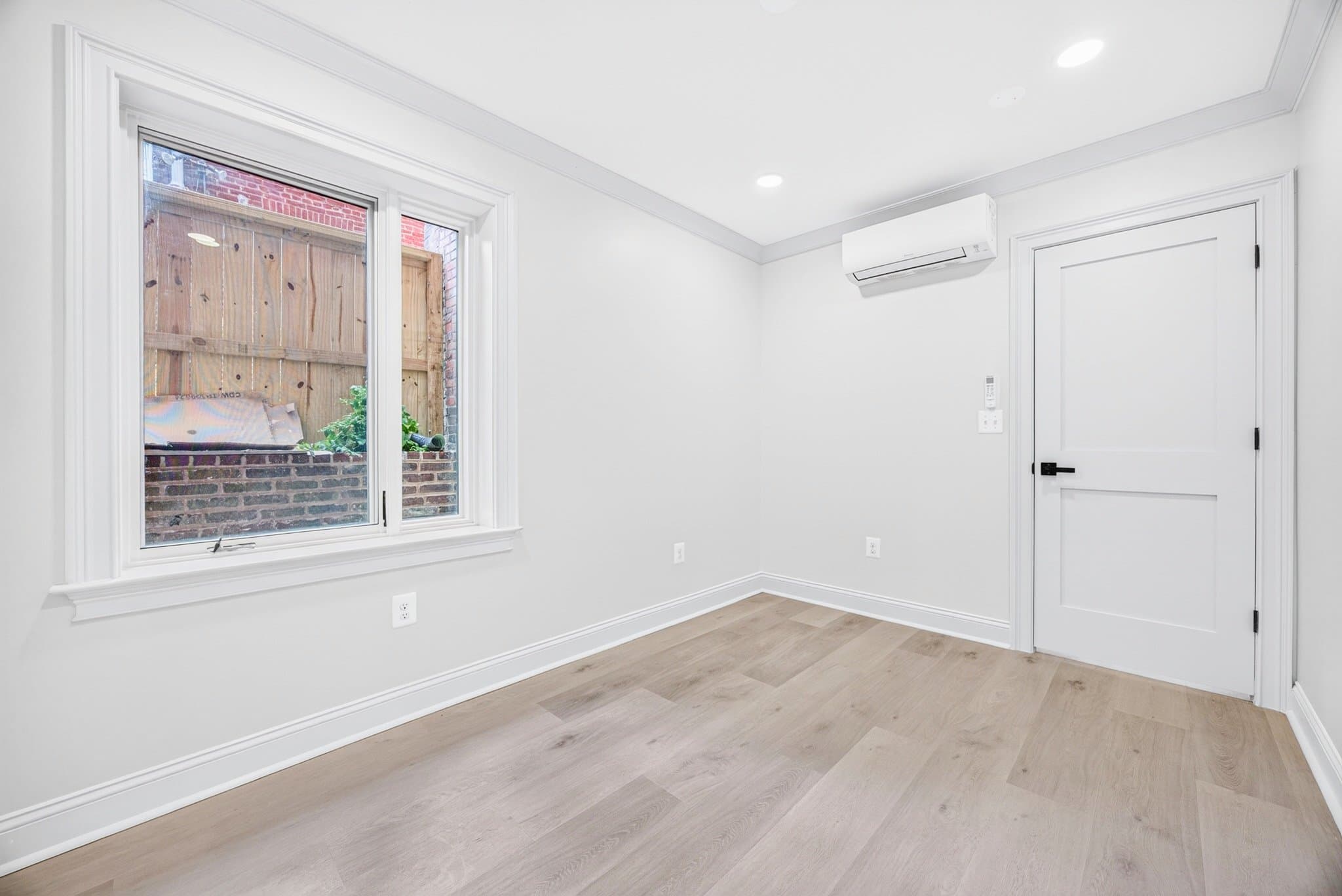 Washington Apartment: 311 East Capitol St. SE