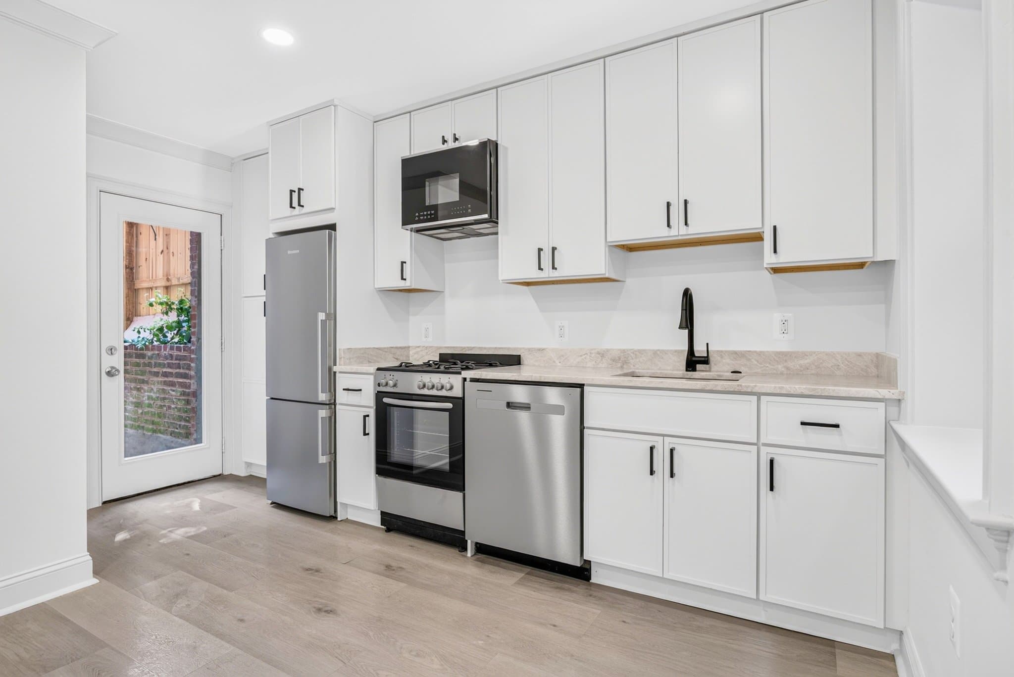 Washington Apartment: 311 East Capitol St. SE
