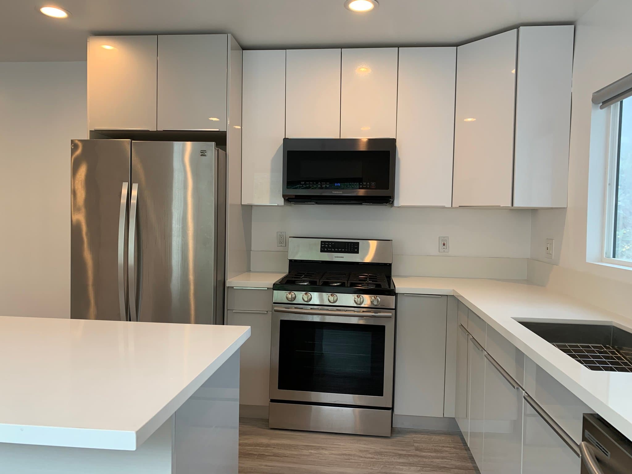 Los Angeles Apartment: 1486 Silver Lake Boulevard