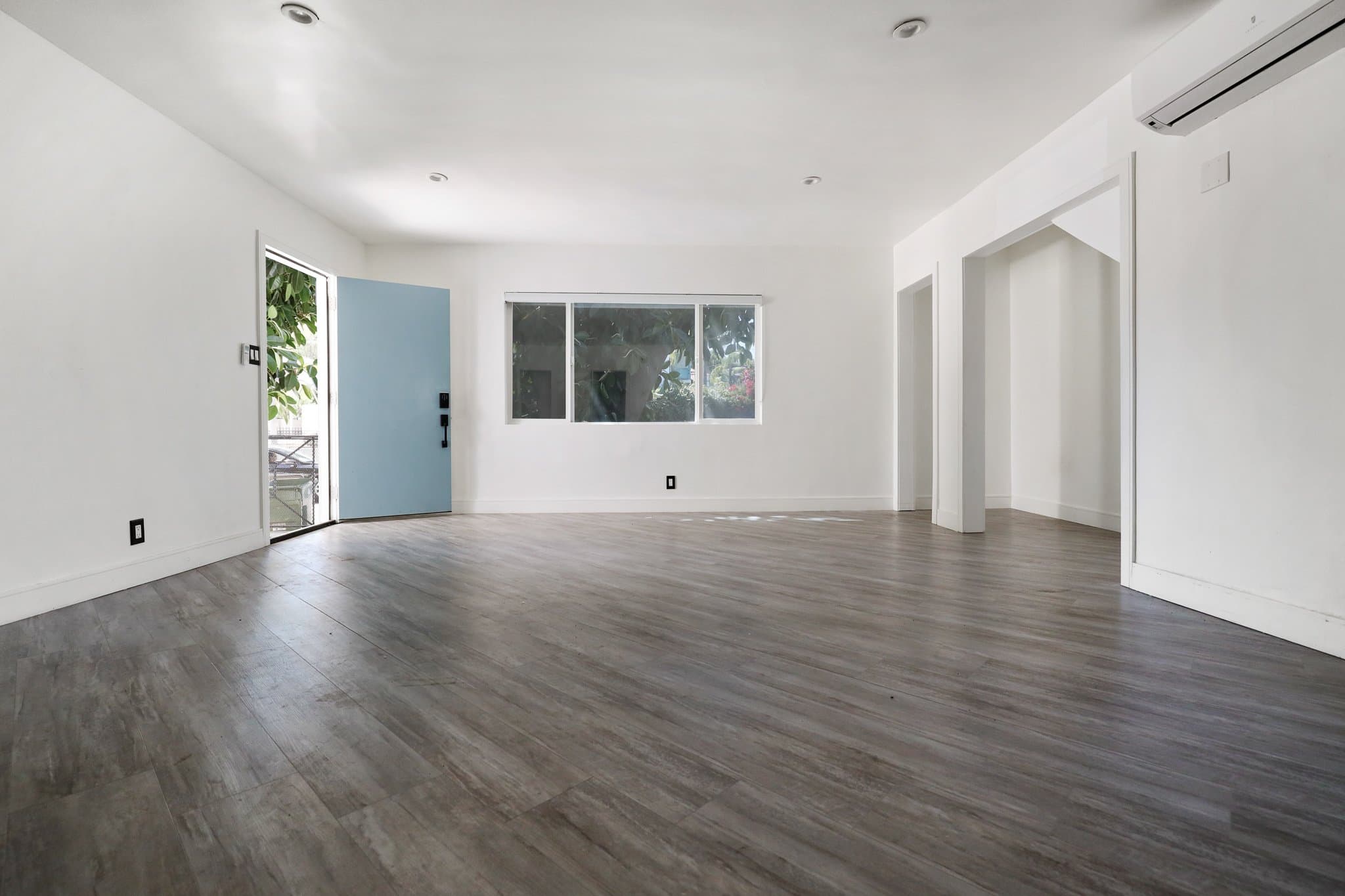 Los Angeles Apartment: 1486 Silver Lake Boulevard