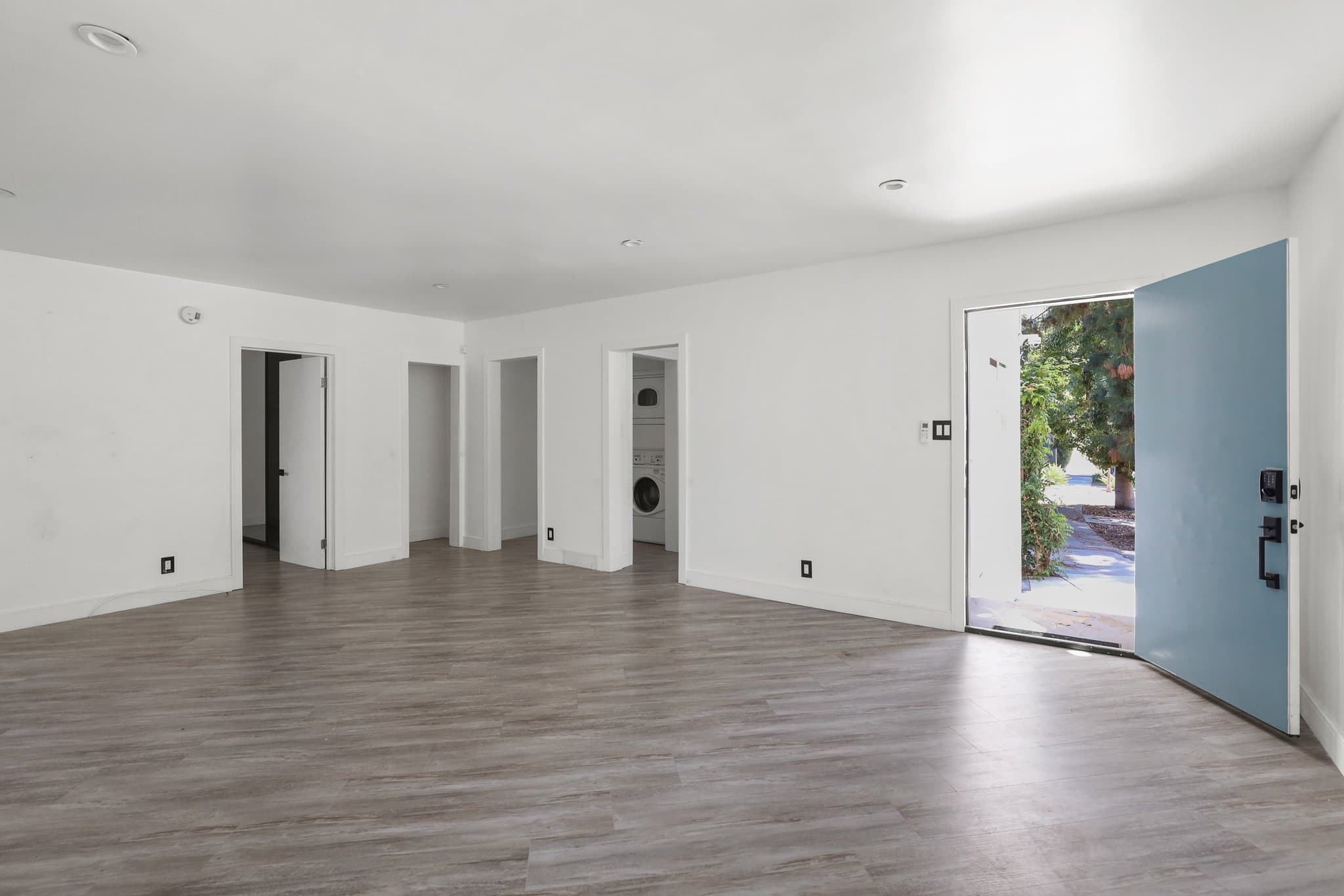 Los Angeles Apartment: 1486 Silver Lake Boulevard