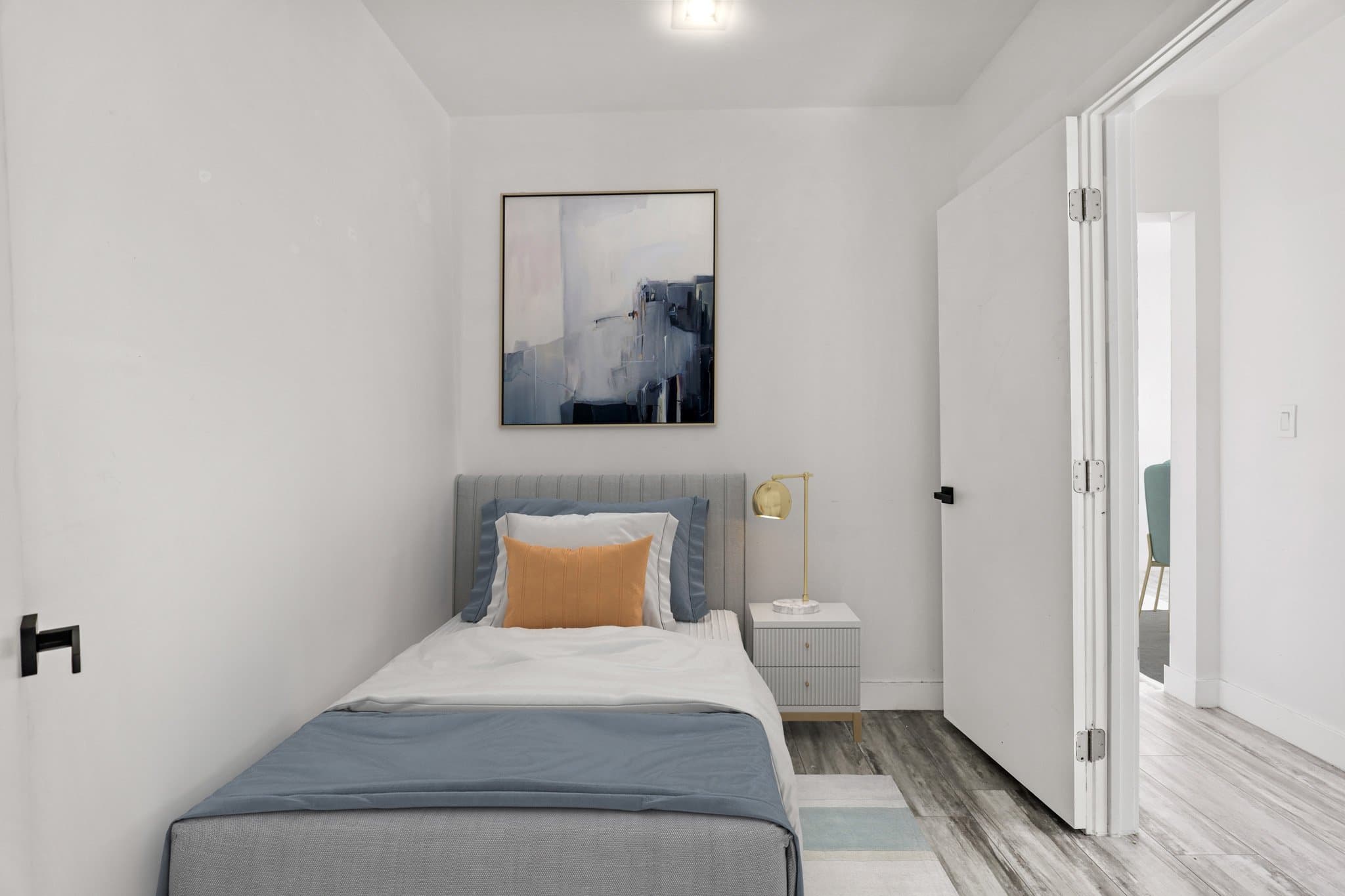 Los Angeles Apartment: 1486 Silver Lake Boulevard