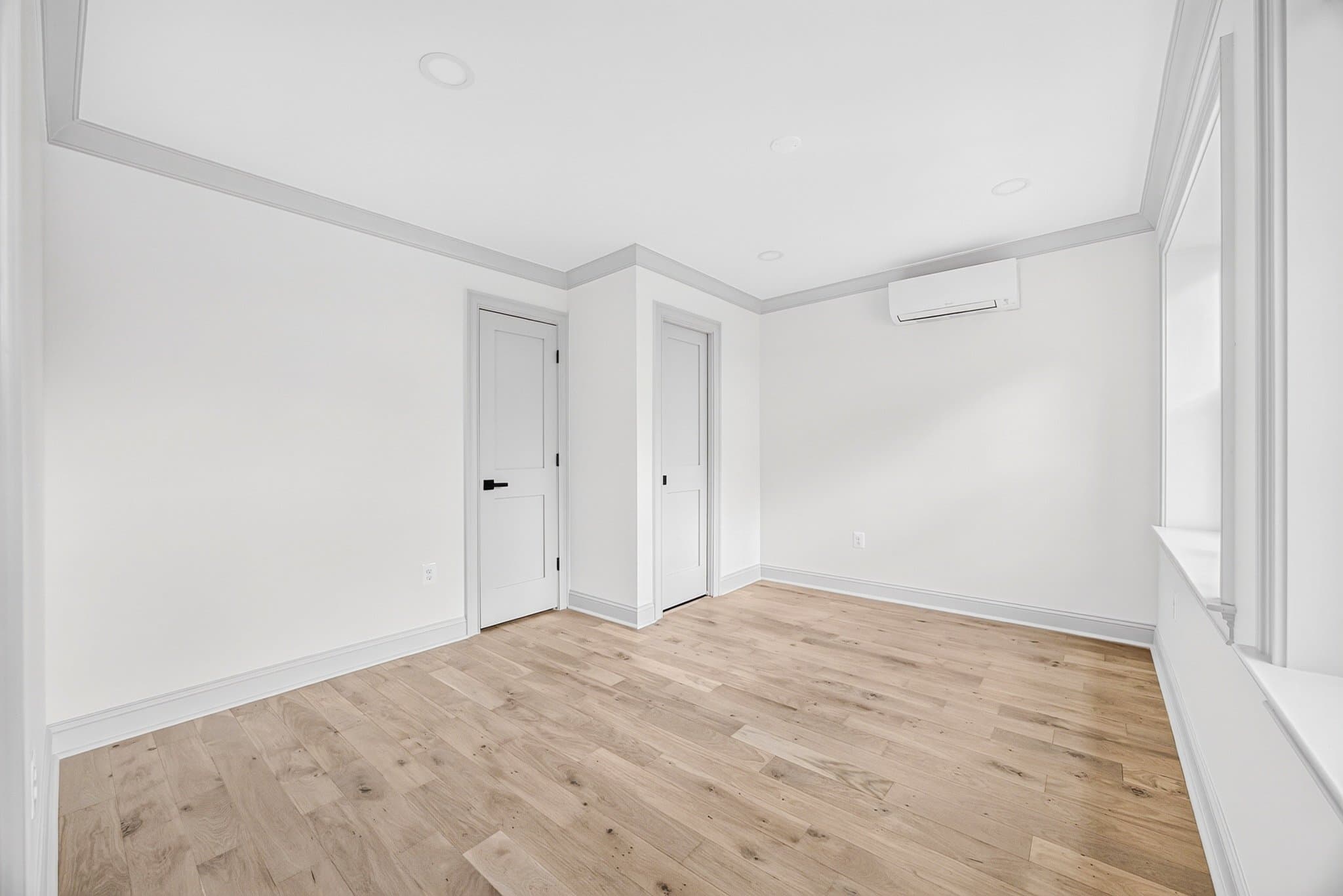 Washington Apartment: 311 East Capitol St. SE