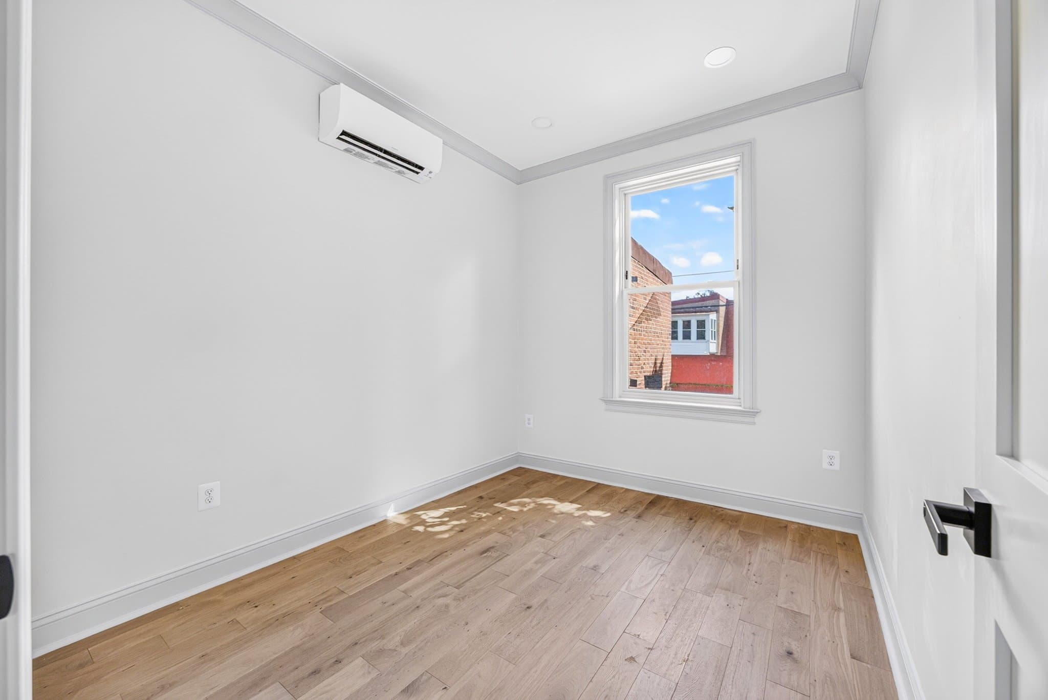 Washington Apartment: 311 East Capitol St. SE