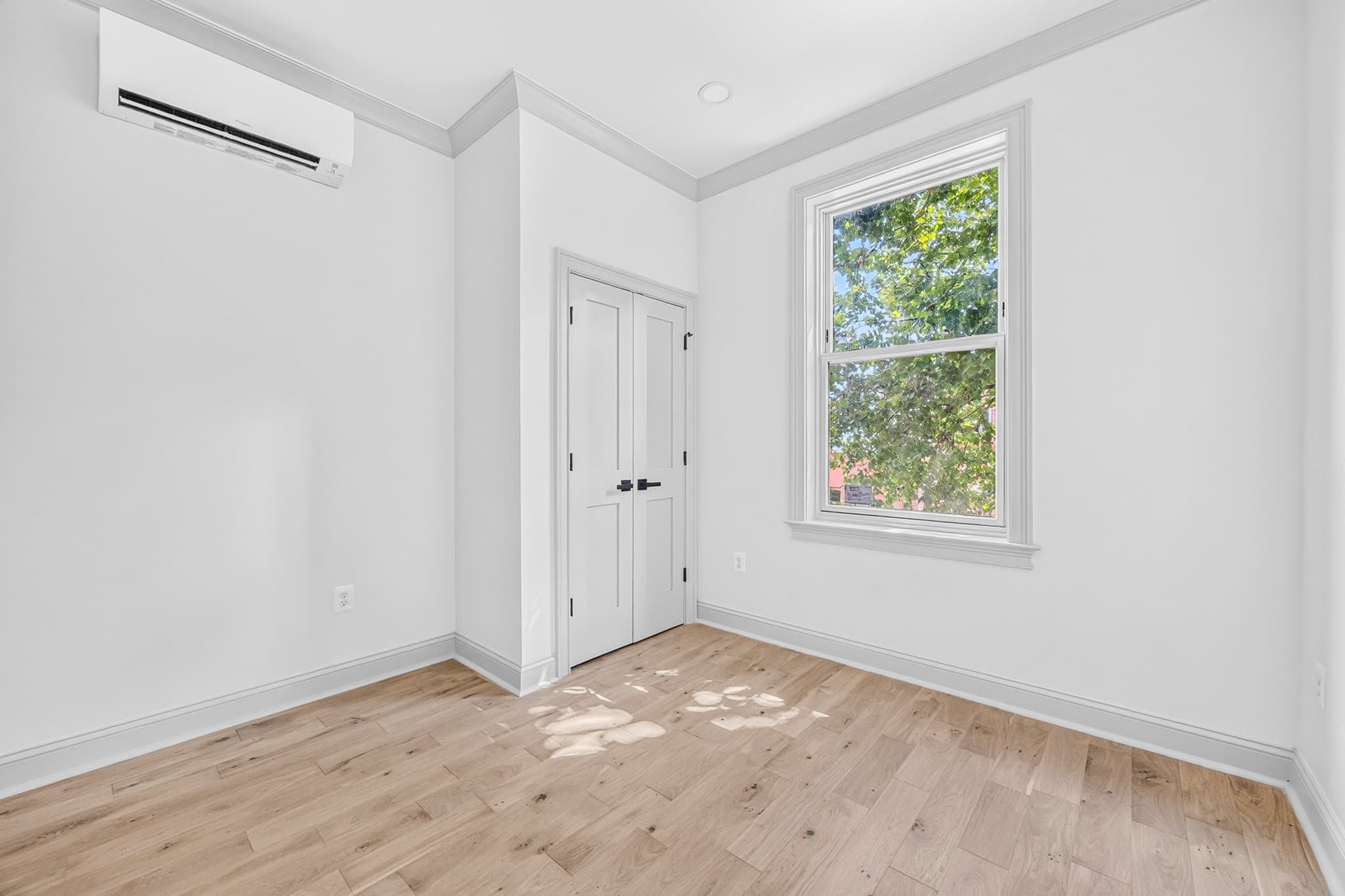 Washington Apartment: 311 East Capitol St. SE